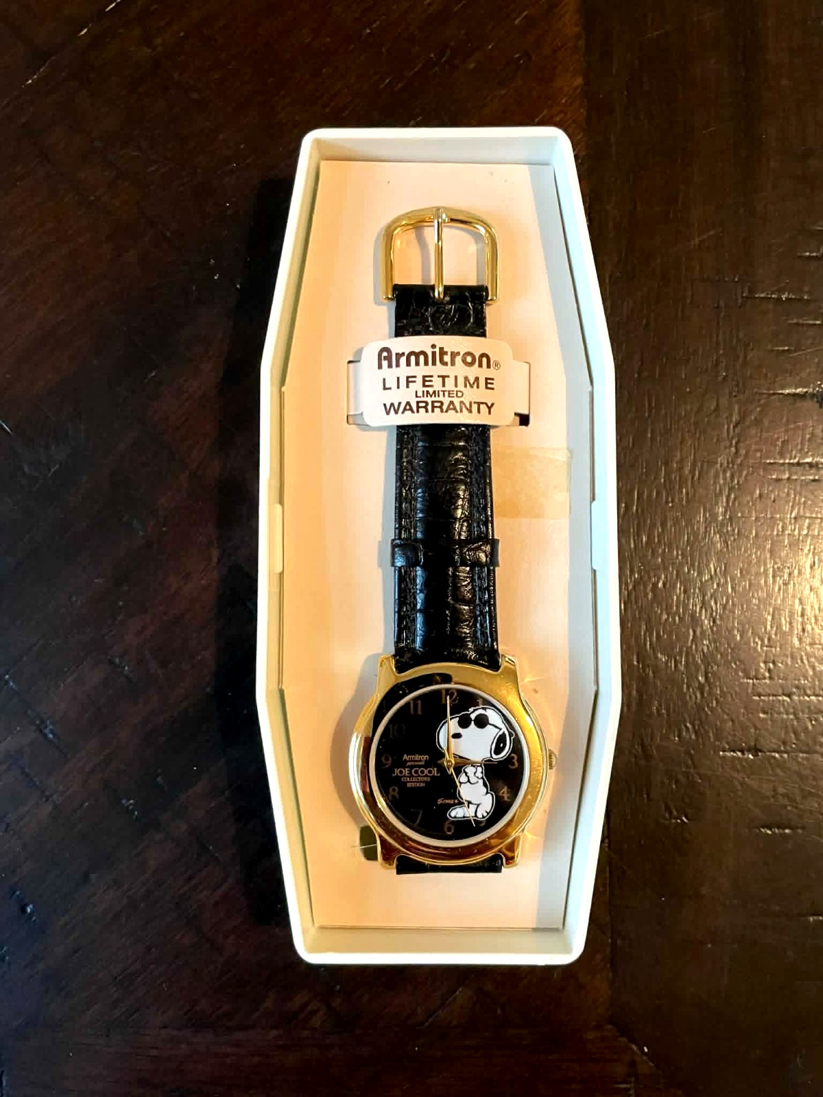 Armitron Peanuts Snoopy «Joe Cool» Collectible Watch Black Leather Band