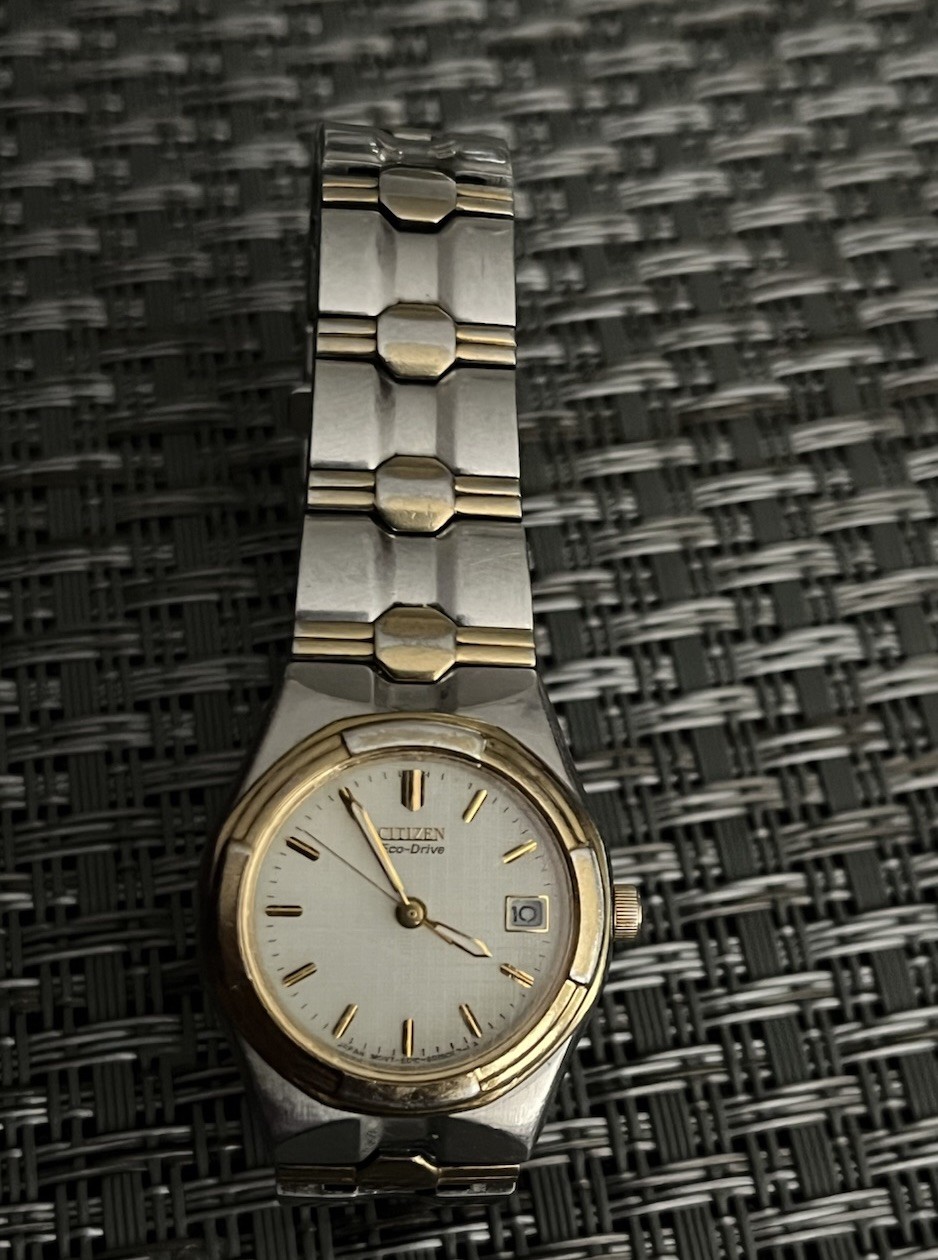 RUNNING LADIES CITIZEN E010-S008689 ECO-DRIVE WATCH w/ DATE FEATURE