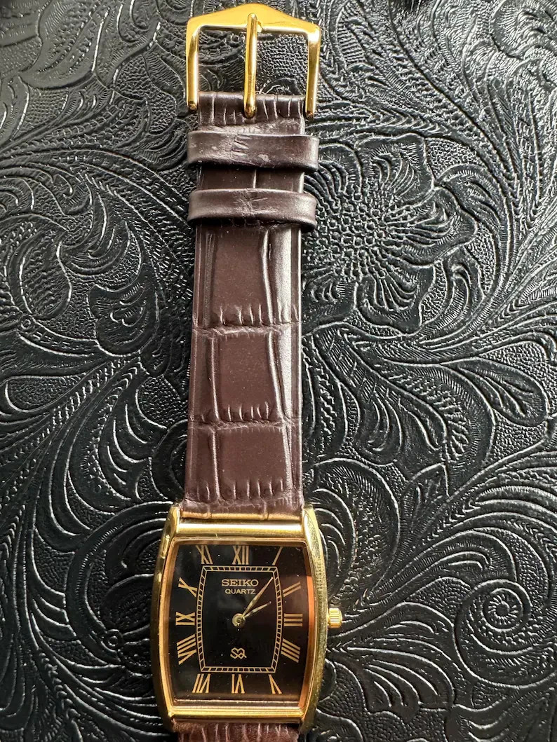 VINTAGE Seiko Slim Men’s WristWatch – Black Dial – New Battery & Strap – Classic