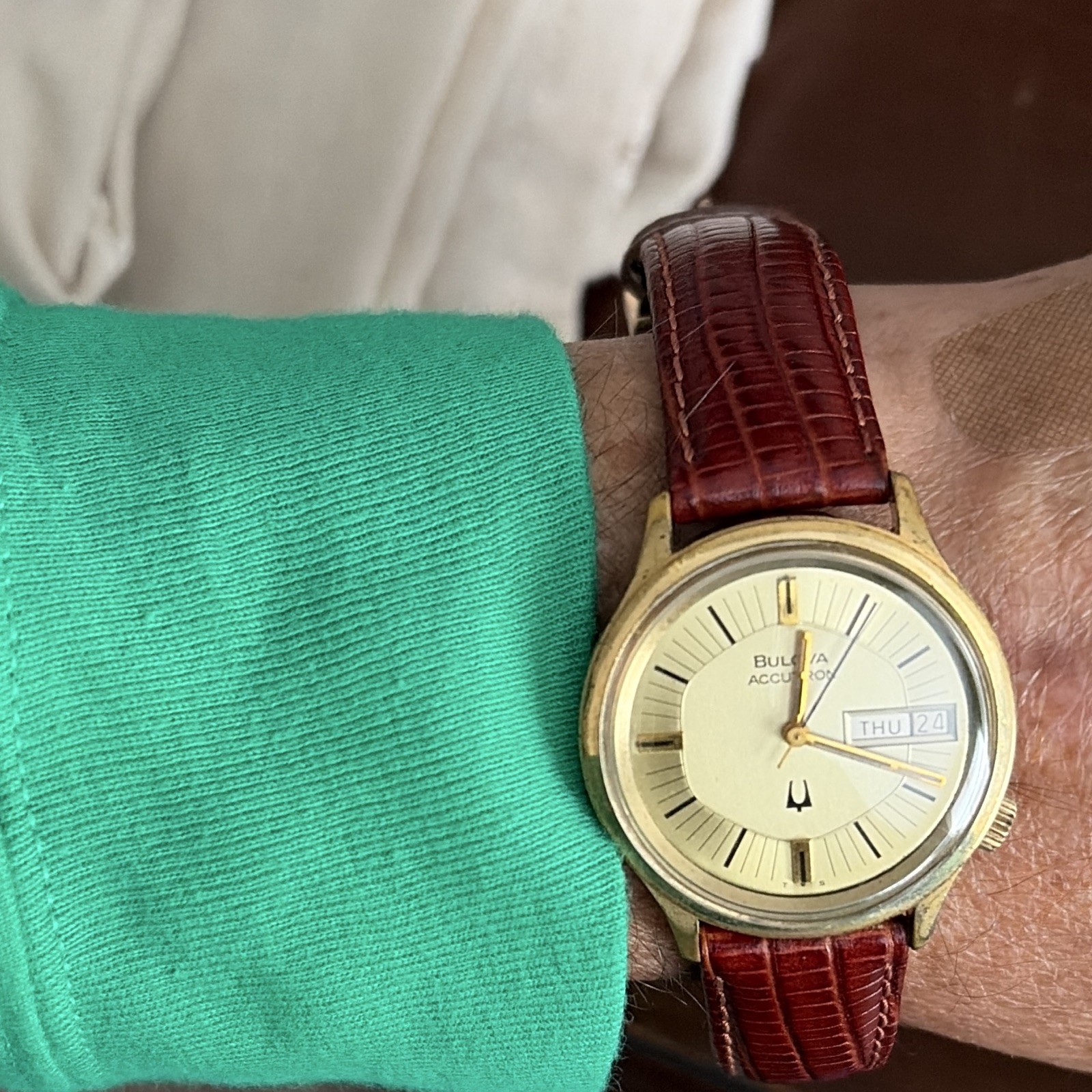 Bulova Accutron Vintage Men’s Day/Date Tuning Fork Gold Dial 36-39mm