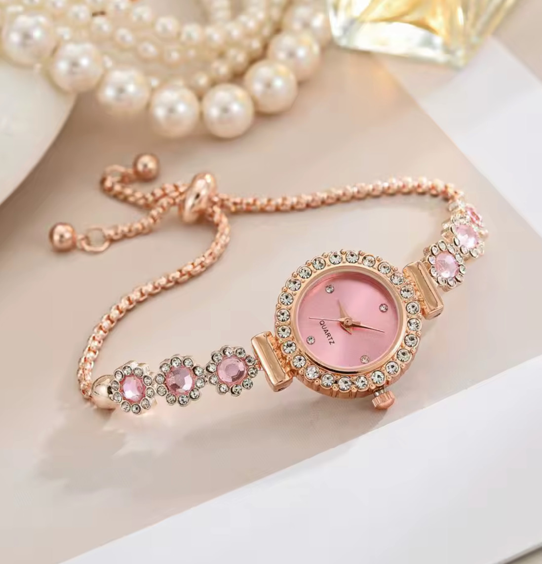 Elegant Women Watches Luxury Rhinestone Bracelet Strap Ladies Quartz Watch Gift
