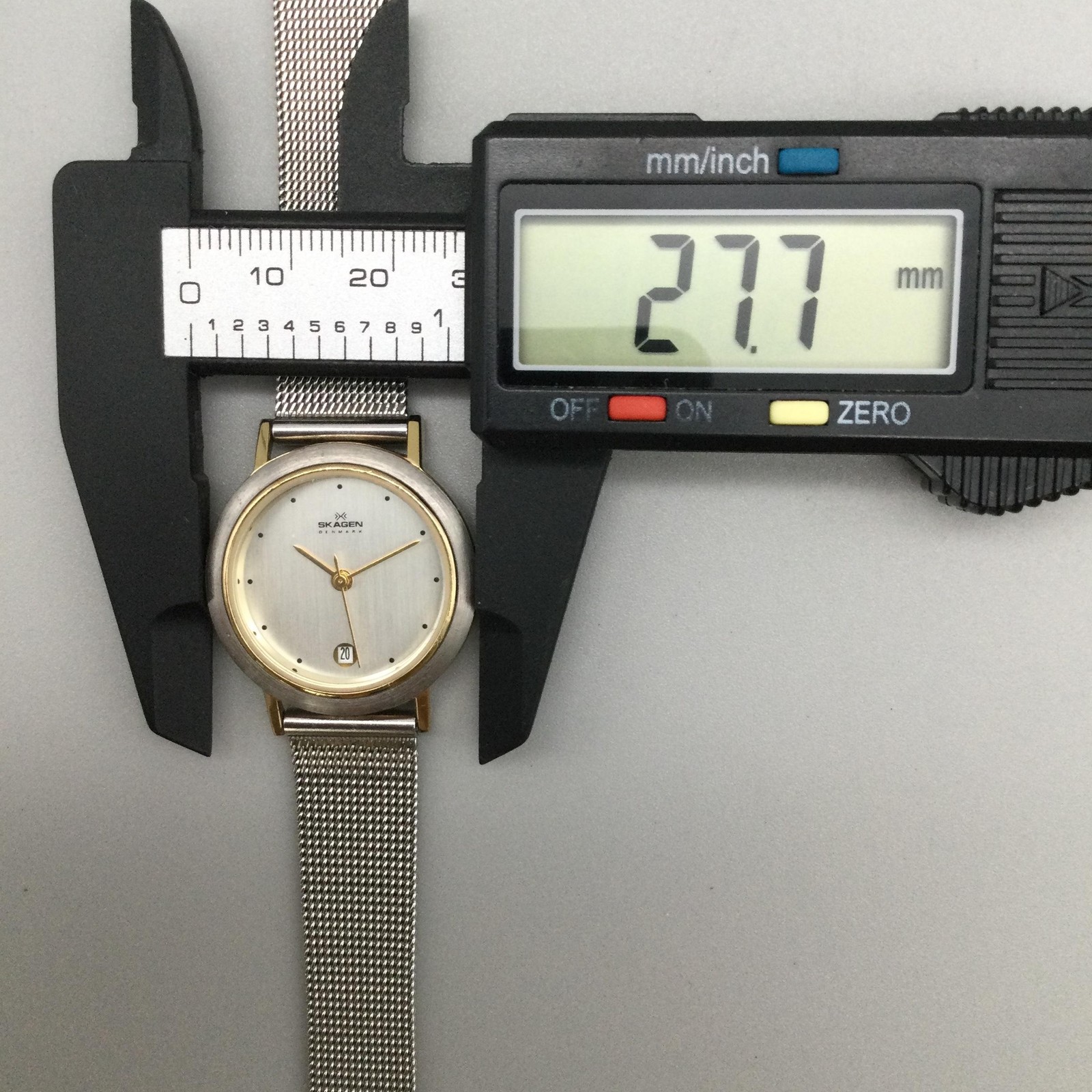 Skagen Womens Watch 28mm Two Tone Silver Dial Mesh Steel Date 16SGS New Battery
