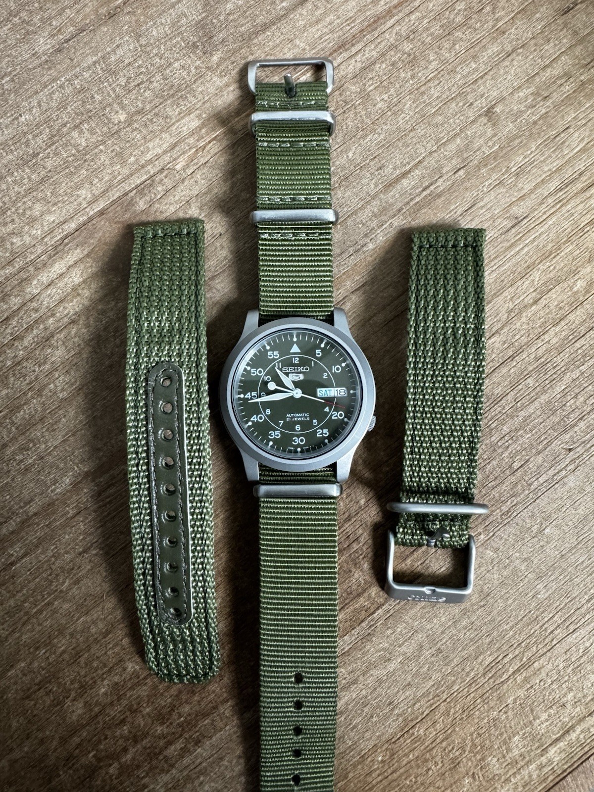 Seiko 5 SNK805 7S26-02J0 Military Green Dial Day/Date 37mm Men’s Watch