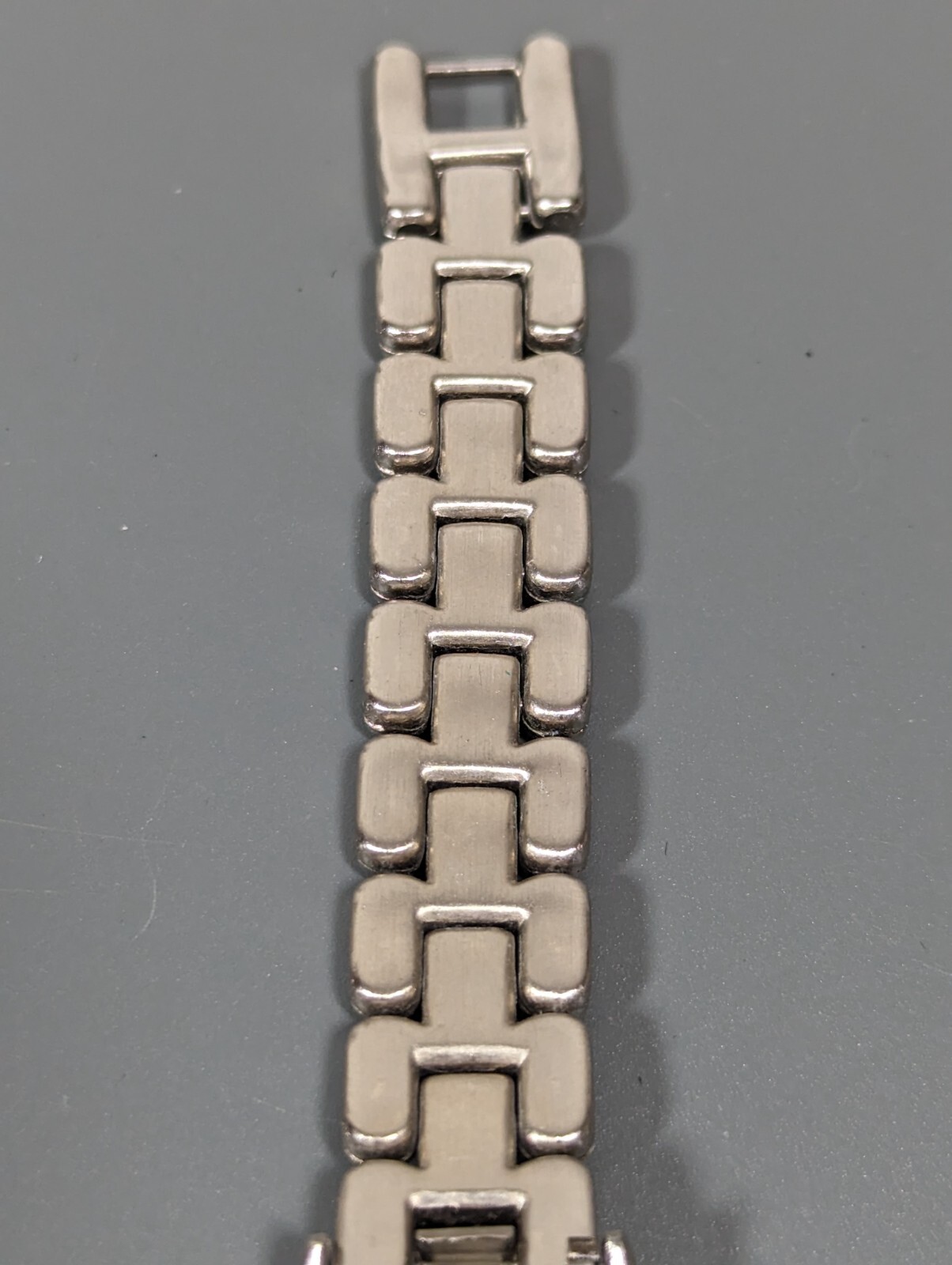 Vivani Blue Green Dial Silver Tone rotating Bezel Link Bracelet Band Watch