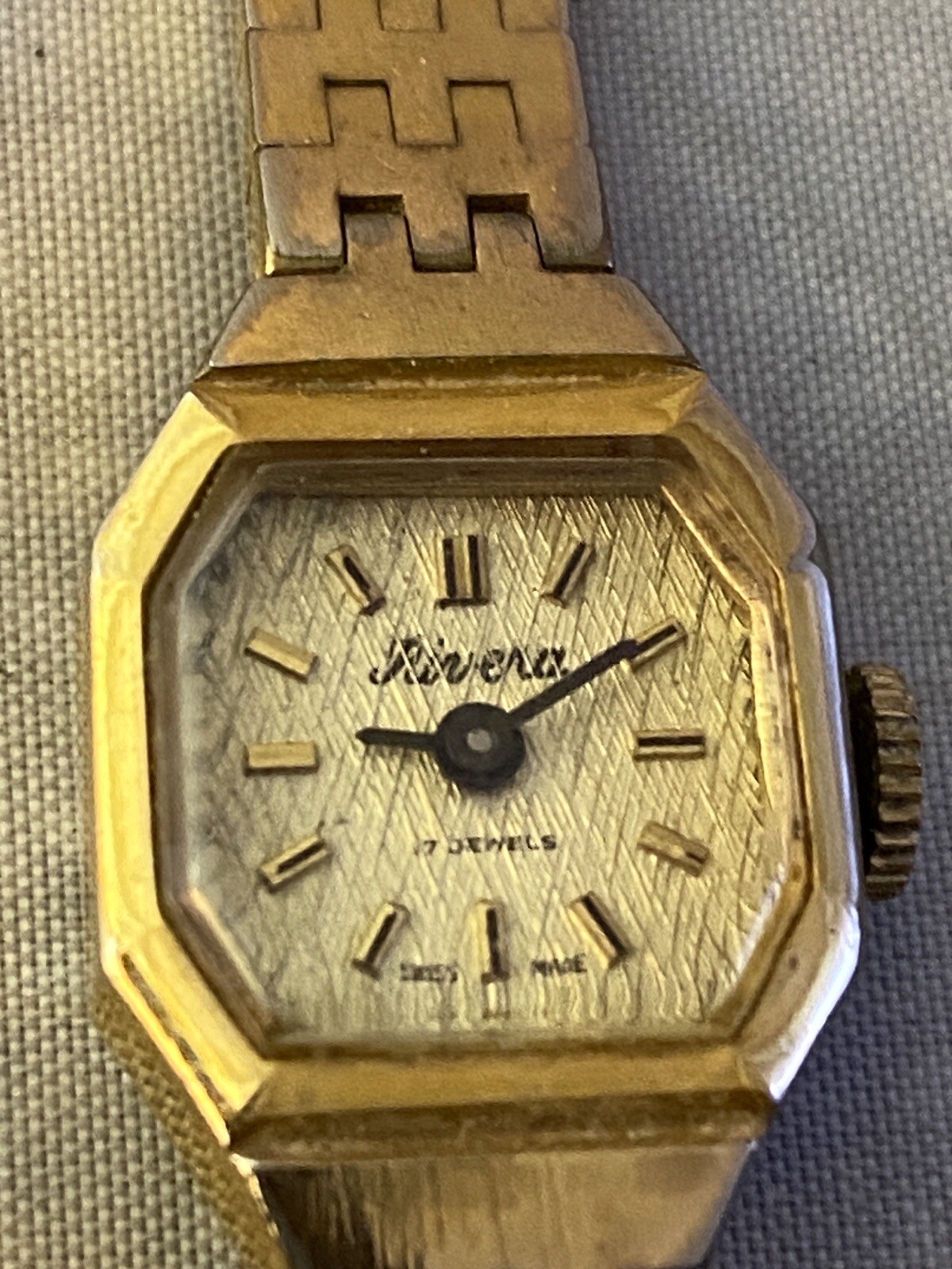 VTG Riviera Ladies Watch 17 Jewels Swiss Made Gold Tone