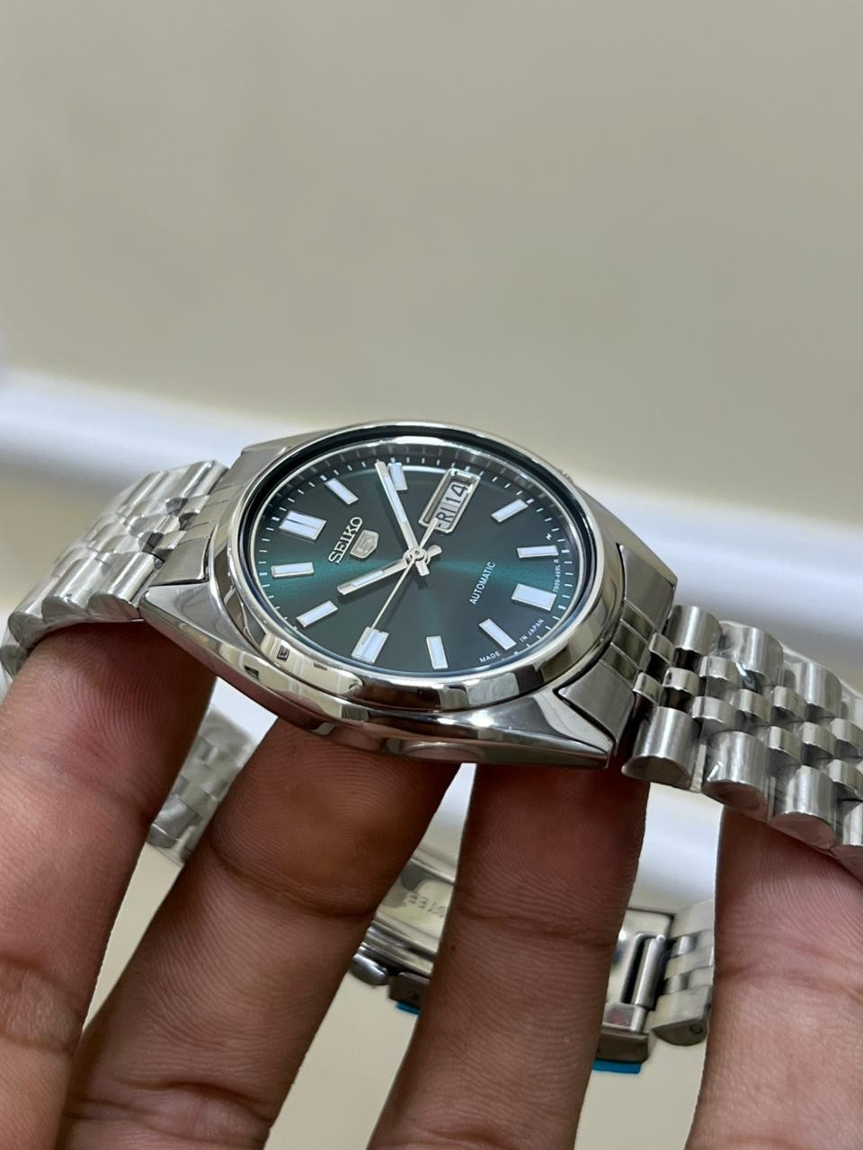 Seiko 5 Automatic Tale Green Dial Mens Watch Japan Made 7009