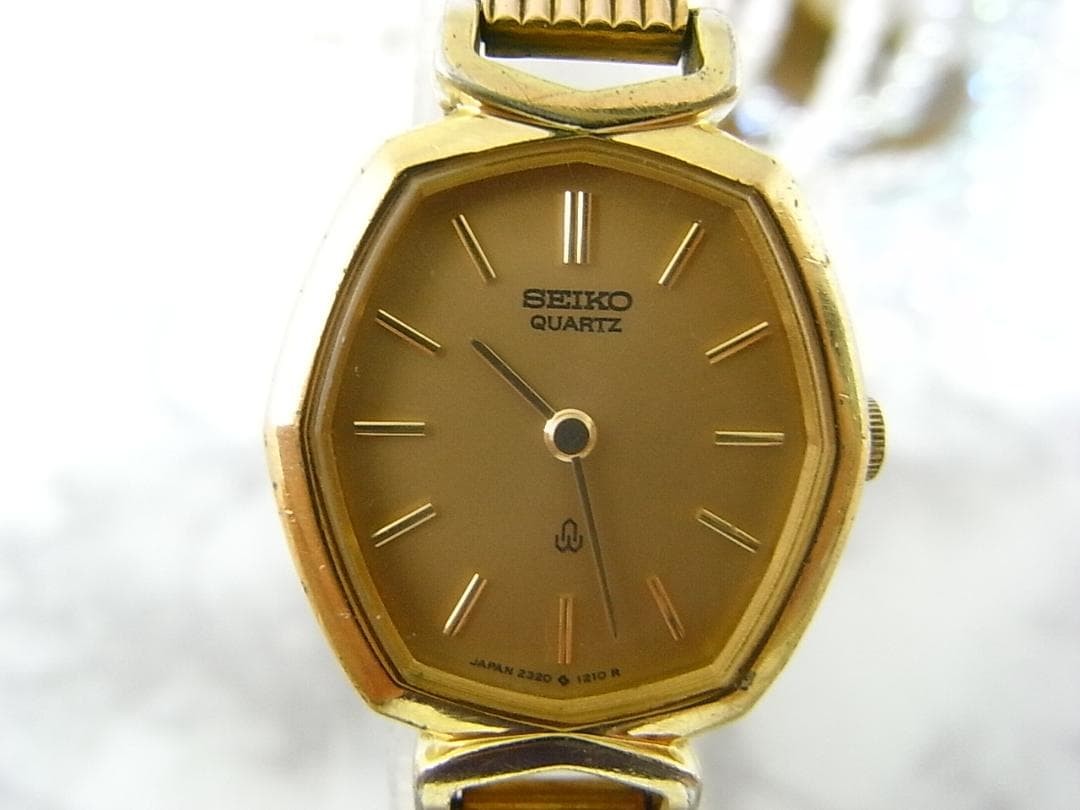 Vintage SEIKO Octagon Ladies Quartz Watch Gold Dial