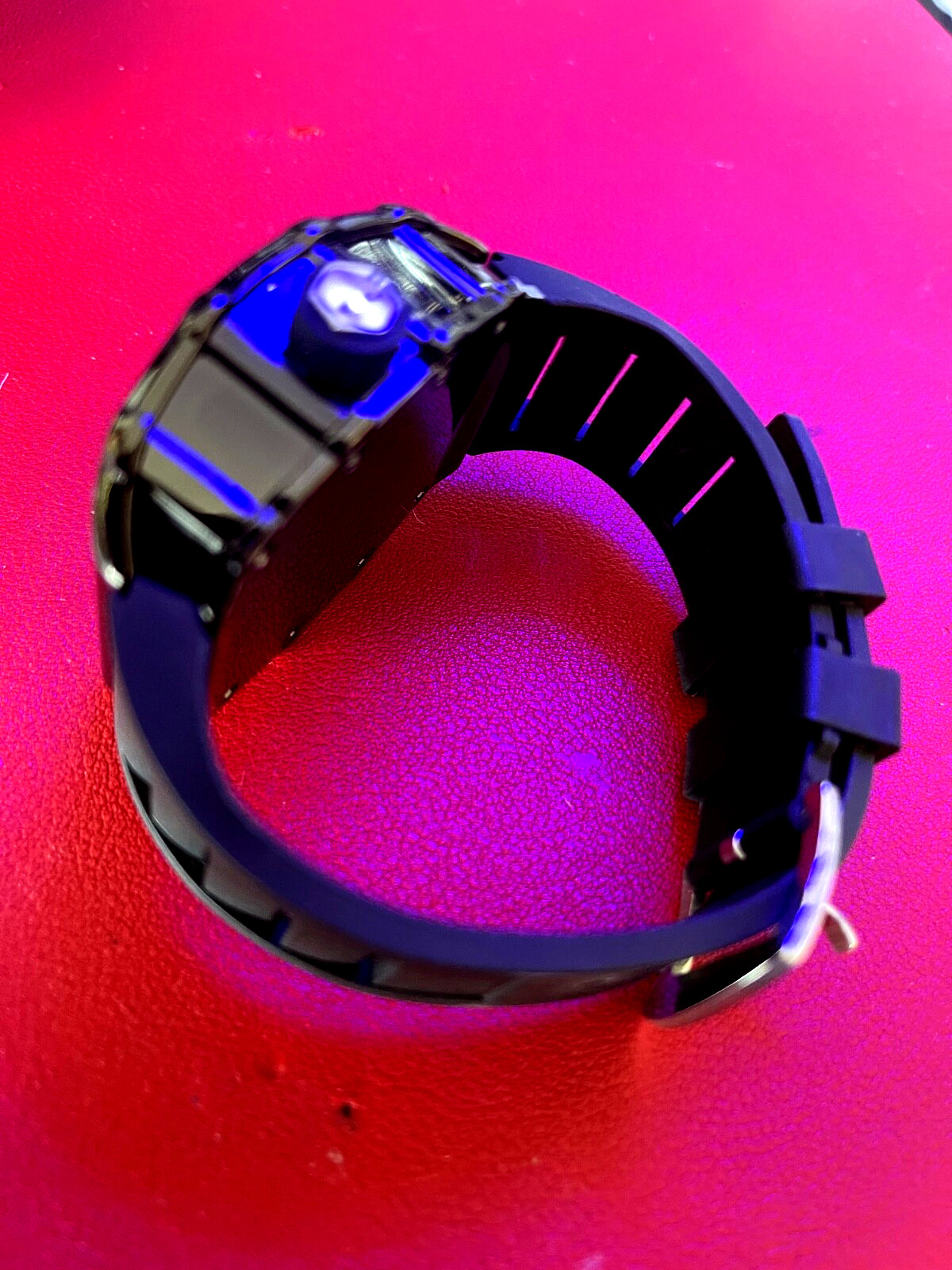 New Watch..MENS ..Skeleton Dial..Great look..Silicone band..New Battery-look