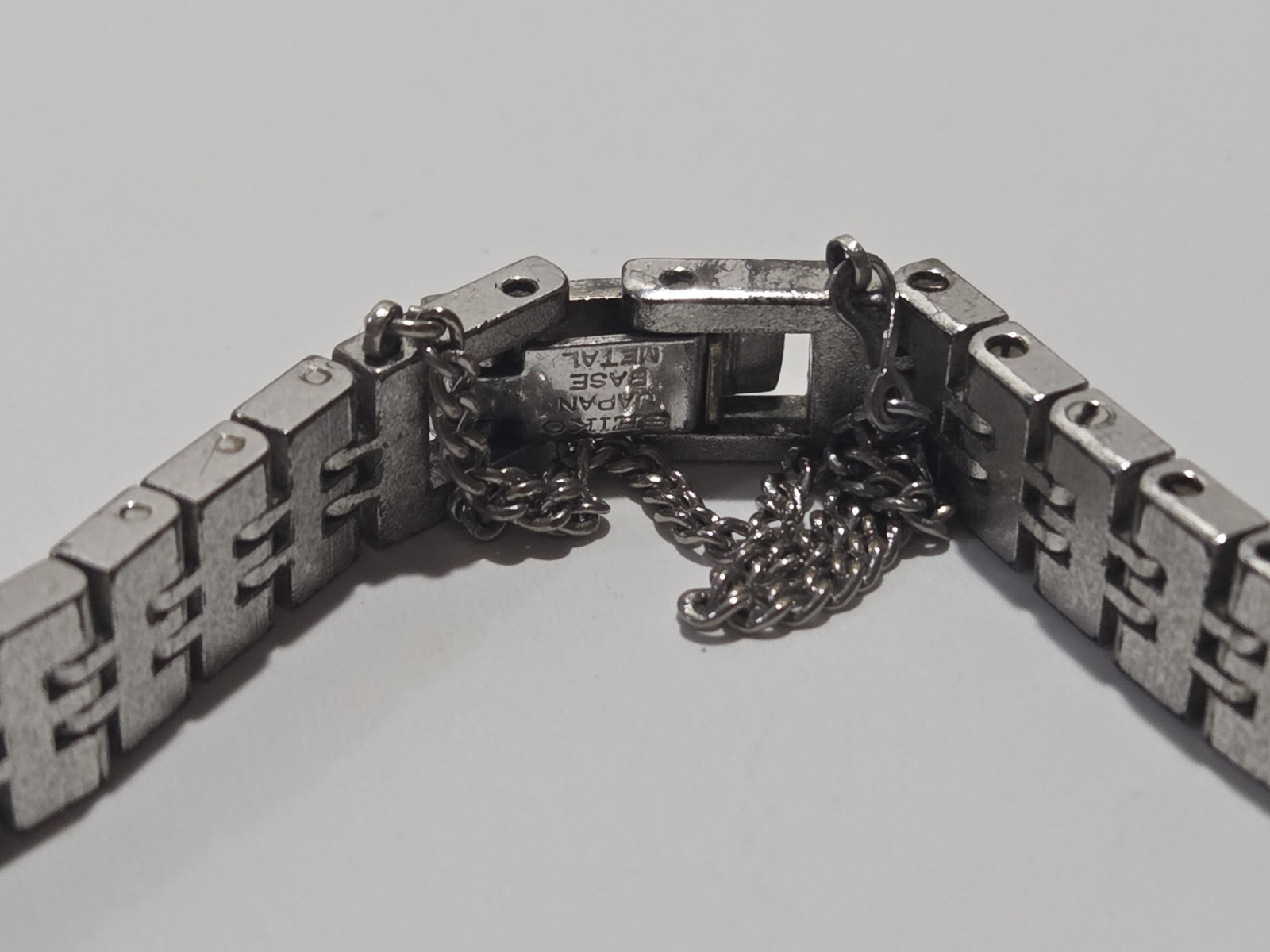 Vintage Seiko 11 7619 Silver Tone Mechanical Womens Watch.