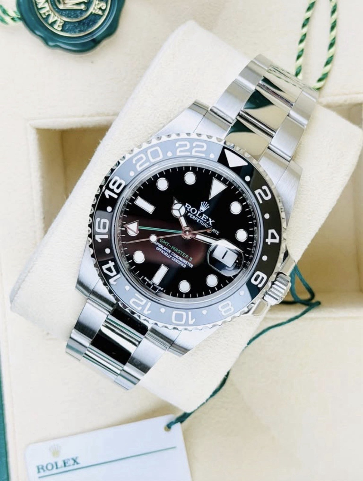 2018 Rolex GMT-Master II 116710LN Oyster Bracelet Black Bezel Complete Set B&P