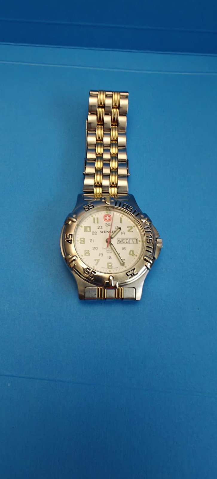 Wenger SMT Design Swiss Army 096.0685 Two-Tone Day/Date Men’s Watch 40mm 100M