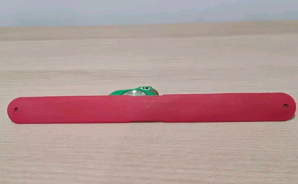 Dinosaur Themed Anisnap Wristwatch Green & Red Slap On Band Snap Band