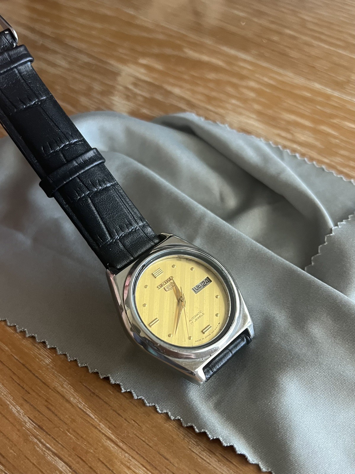 Rare Vintage Seiko 5 Men’s Automatic – 7009-6140 Gold Dial – Genuine Leather