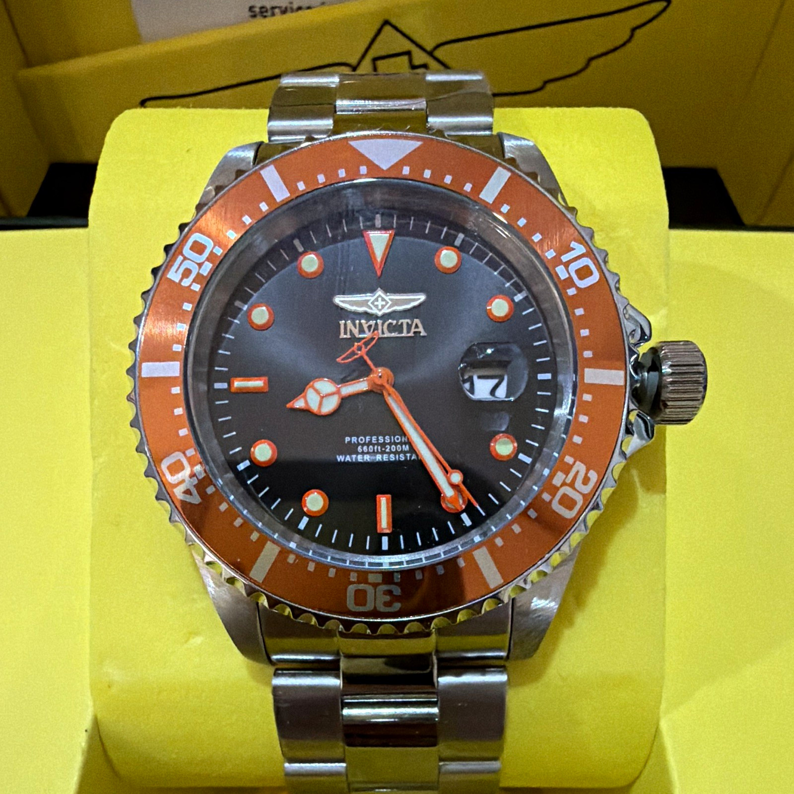 Invicta Pro Diver 22022 Men’s Quartz 43mm 200m Date Black/Orange Dial SS Box