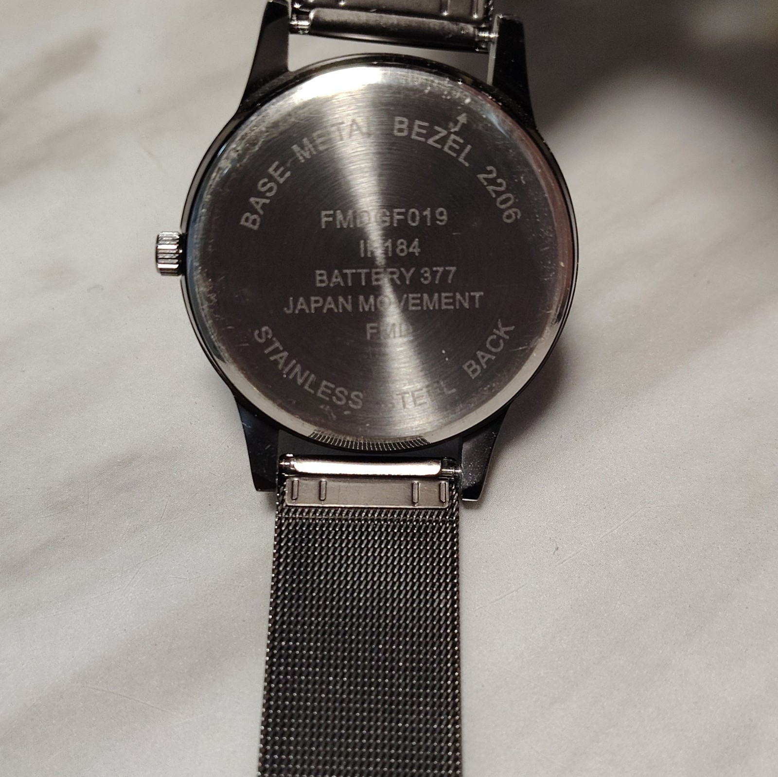 FMD GF019 Quartz Analog Wristwatch Gray Mesh Band Gray Dial Stick Index