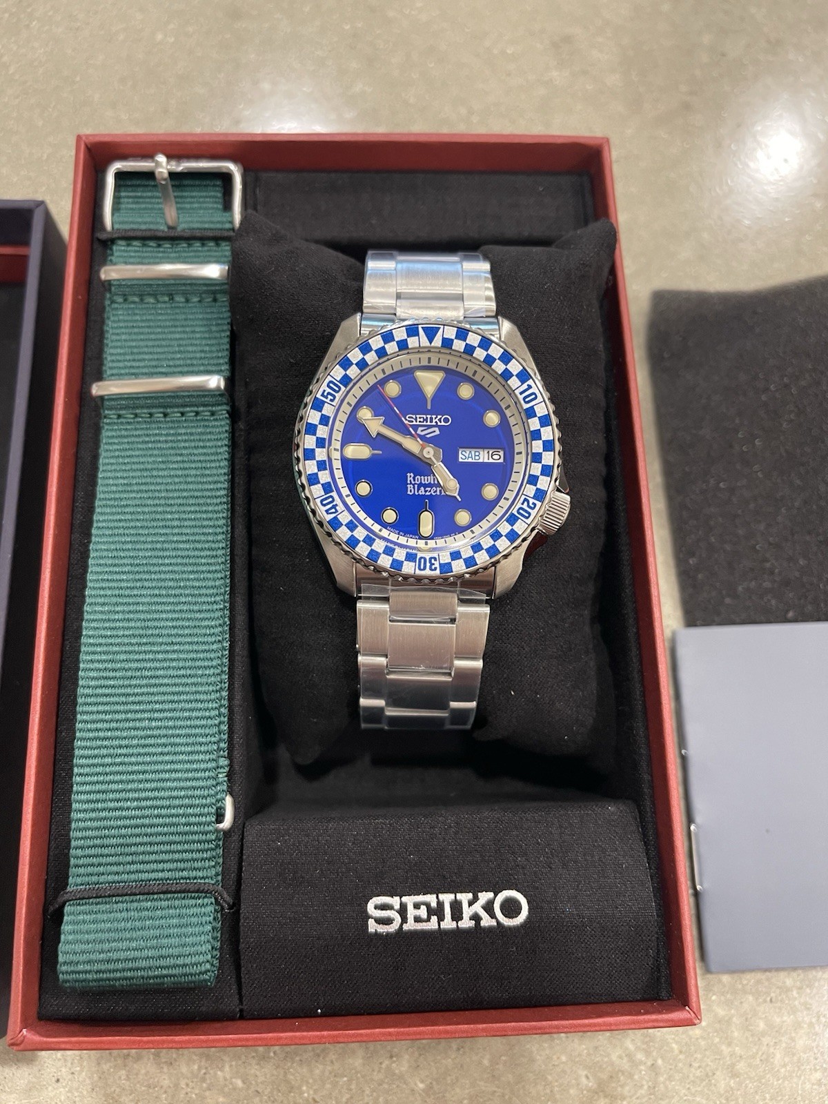 Seiko 5 Sports Rowing Blazers Blue Dial Rally Diver SRPM19, Box Set