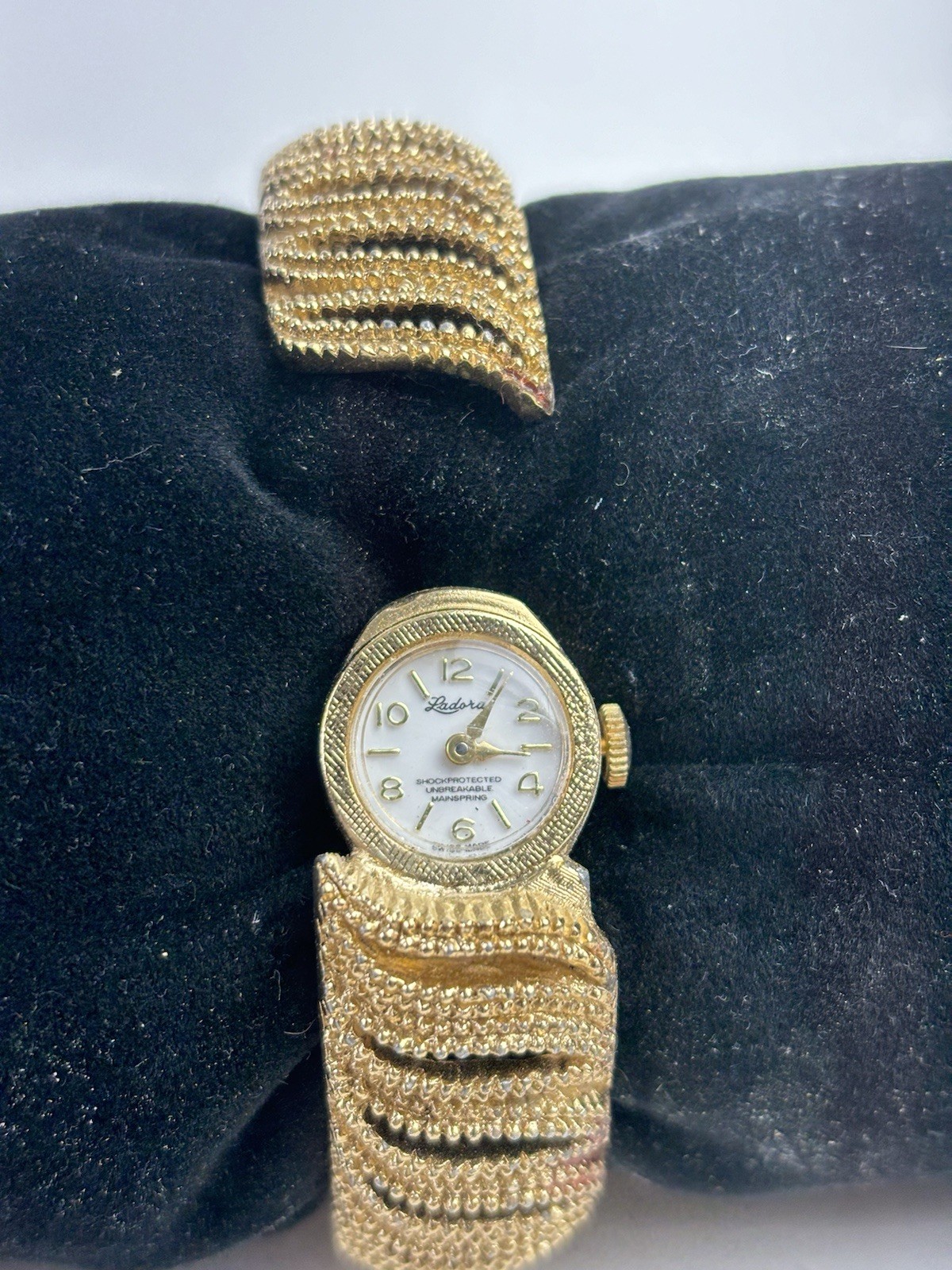 Vintage Belair Ladies Gold-Tone Bracelet Watch – Stretch Band