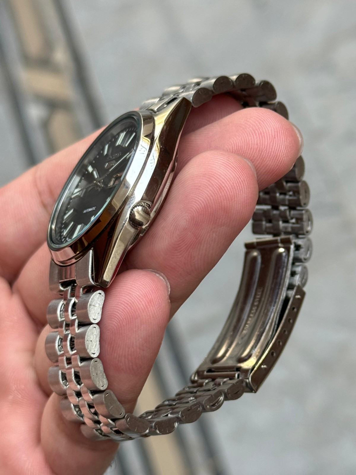 Seiko 5 Automatic Mens Vintage Wrist Watch Day Date Stainless Steel Japan