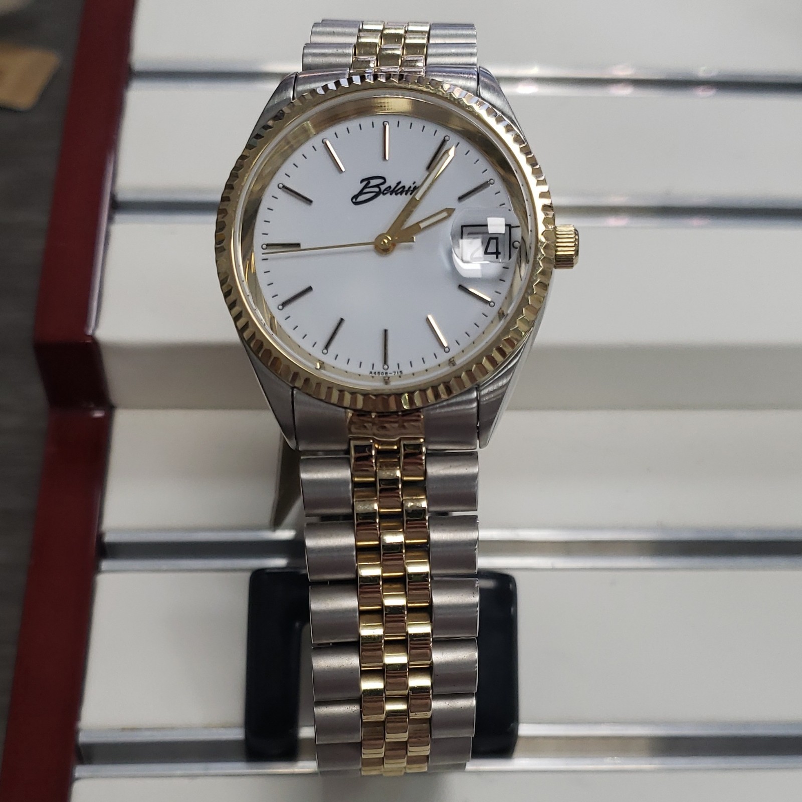Belair Quartz Analog Wristwatch Two-Tone Stainless Bracelet White Dial