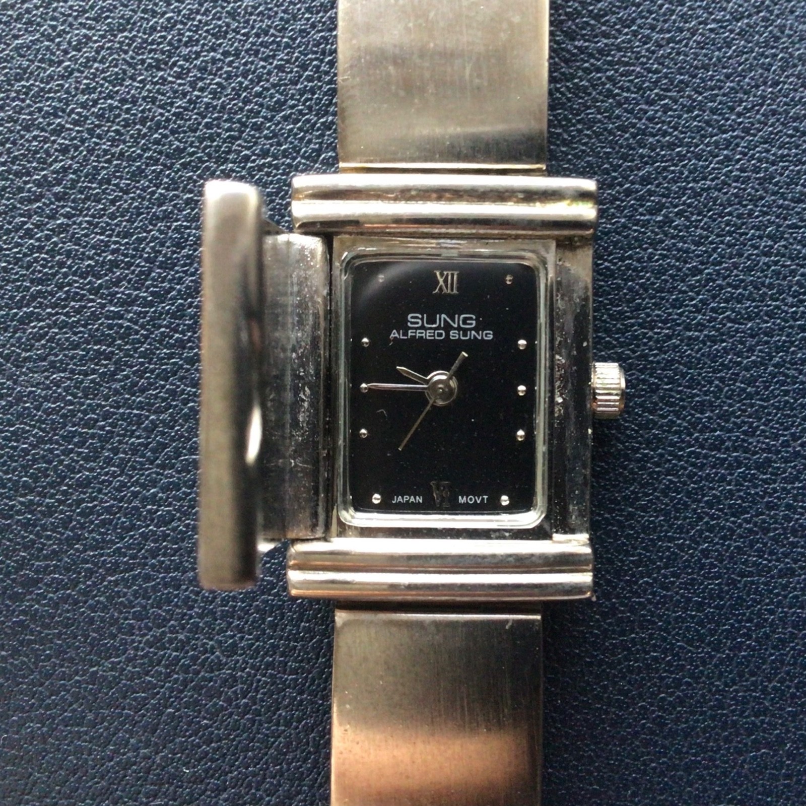 Alfred Sung Rectangular Flip-Cover | 7.25″ Women’s Silver Clasp Watch AS-1009