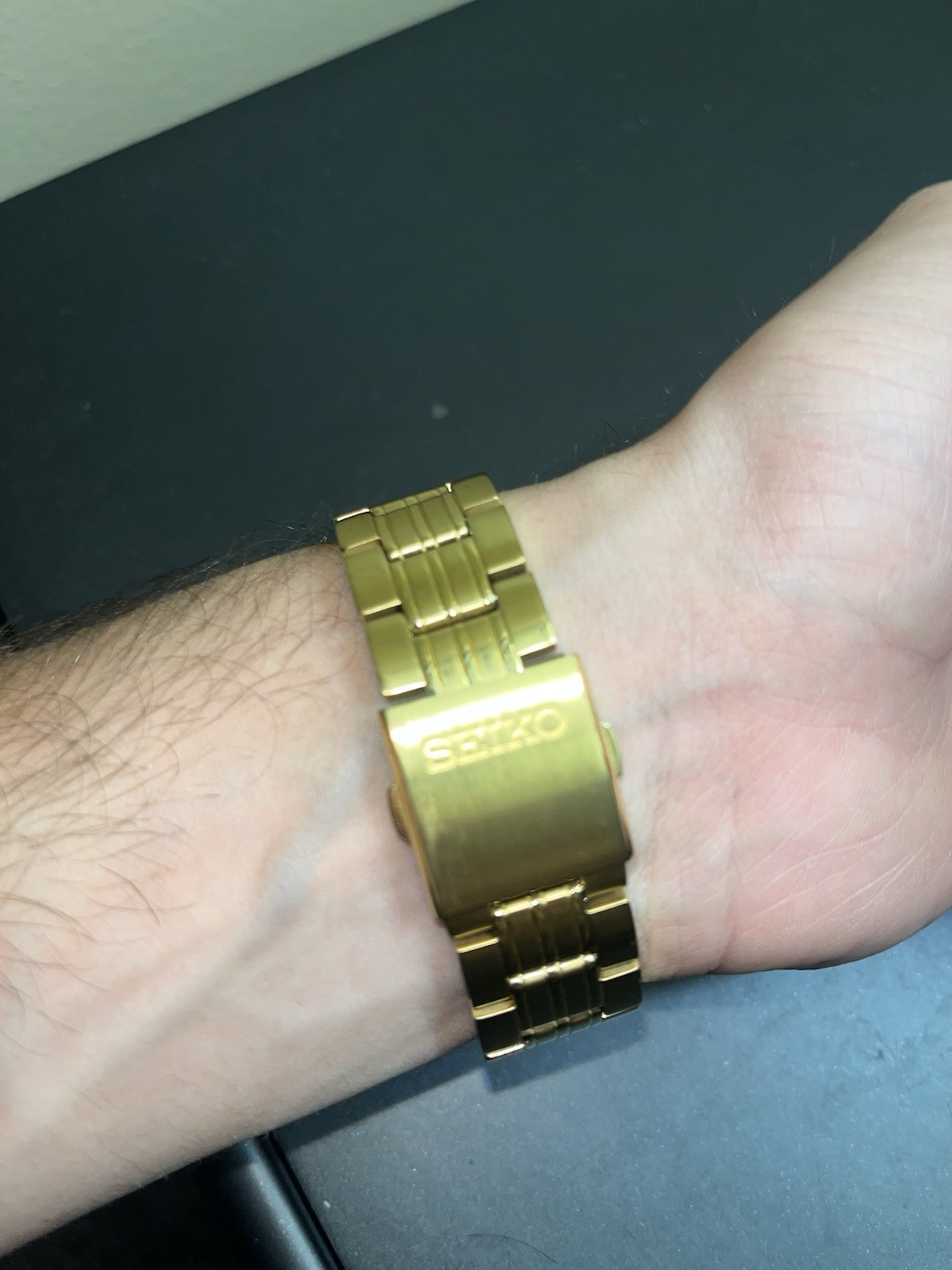 Seiko 5 Men’s Gold-Tone Bracelet Watch Blue Sunburst Dial Auto Day/Date