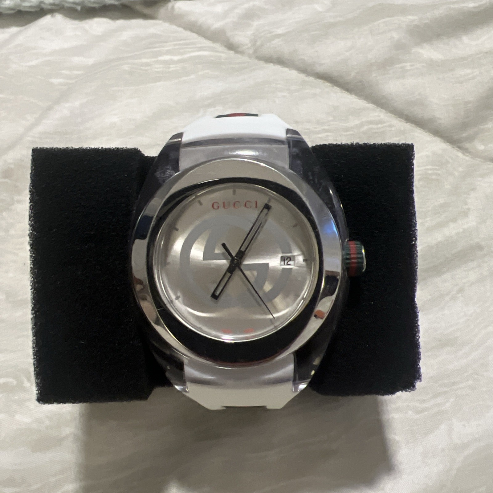 GUCCI SYNC XXL White Rubber Strap 46mm Unisex Watch YA137102