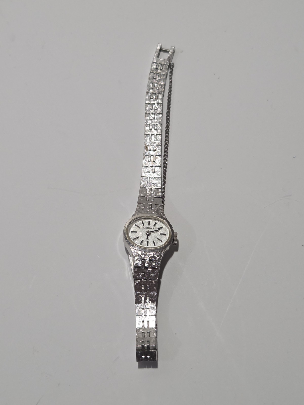 Vintage Seiko 11 7619 Silver Tone Mechanical Womens Watch.