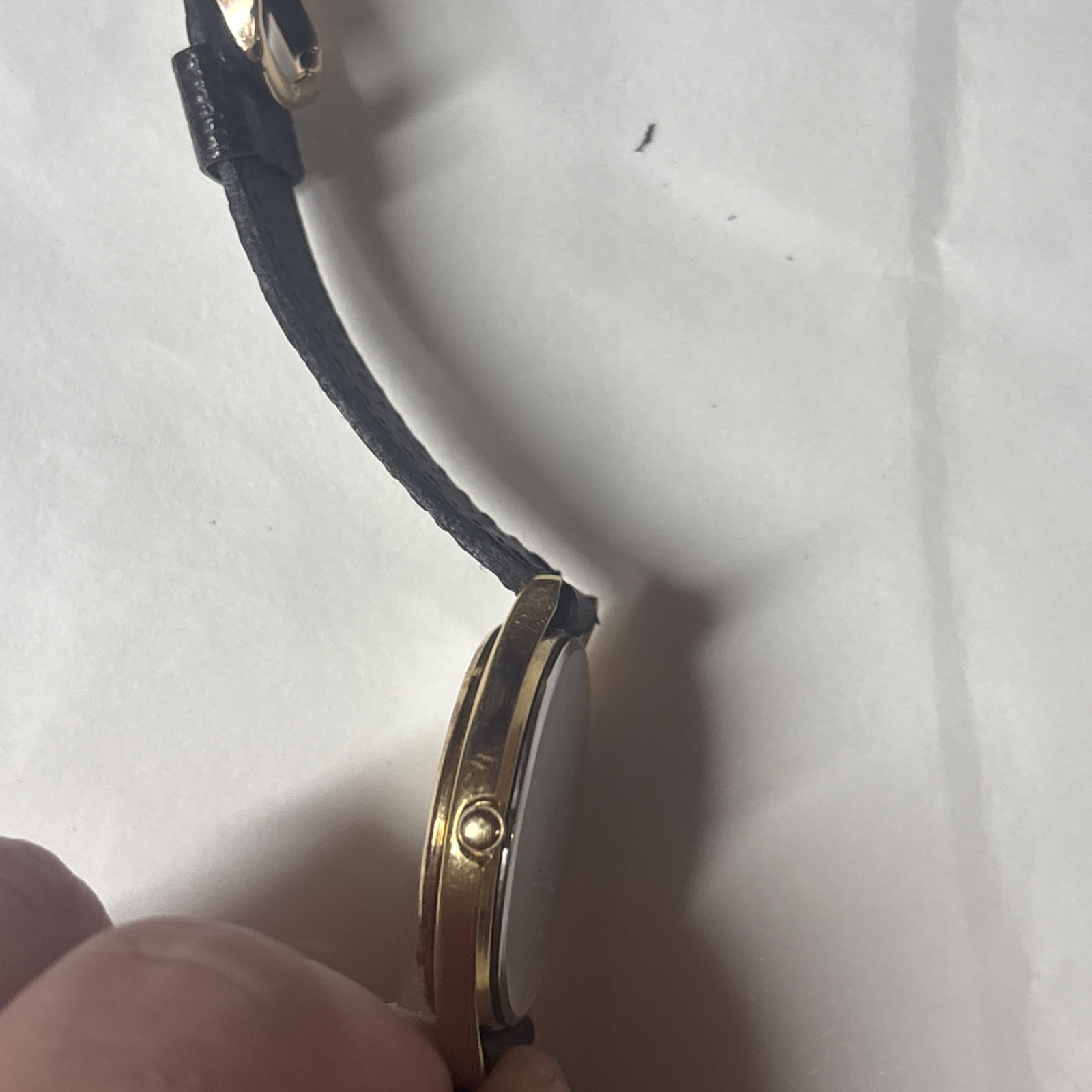 Seiko SQ Quartz 8C23-6010 — Champagne Day/Date, Gold-Tone Dress, Japan 1985