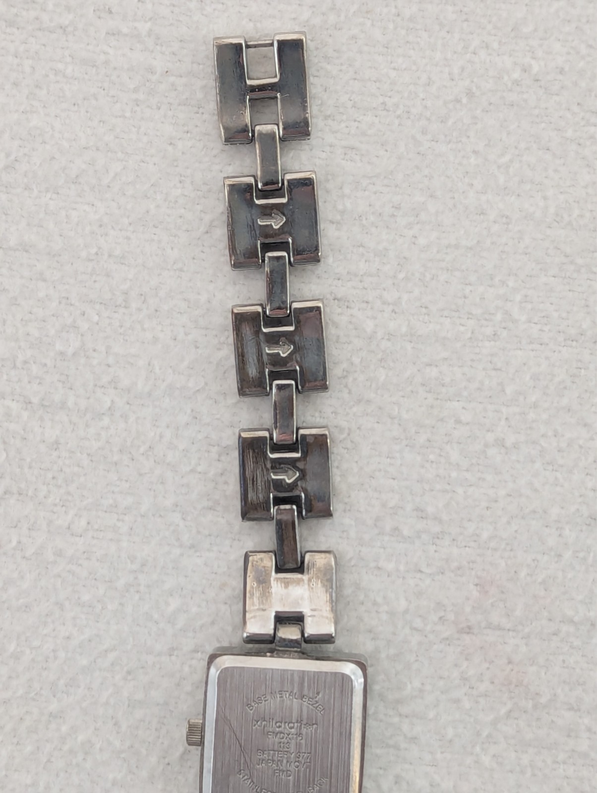 Xhilaration Wristwatch 7.75″ Band Silver & White Tone New Battery Japan Movement