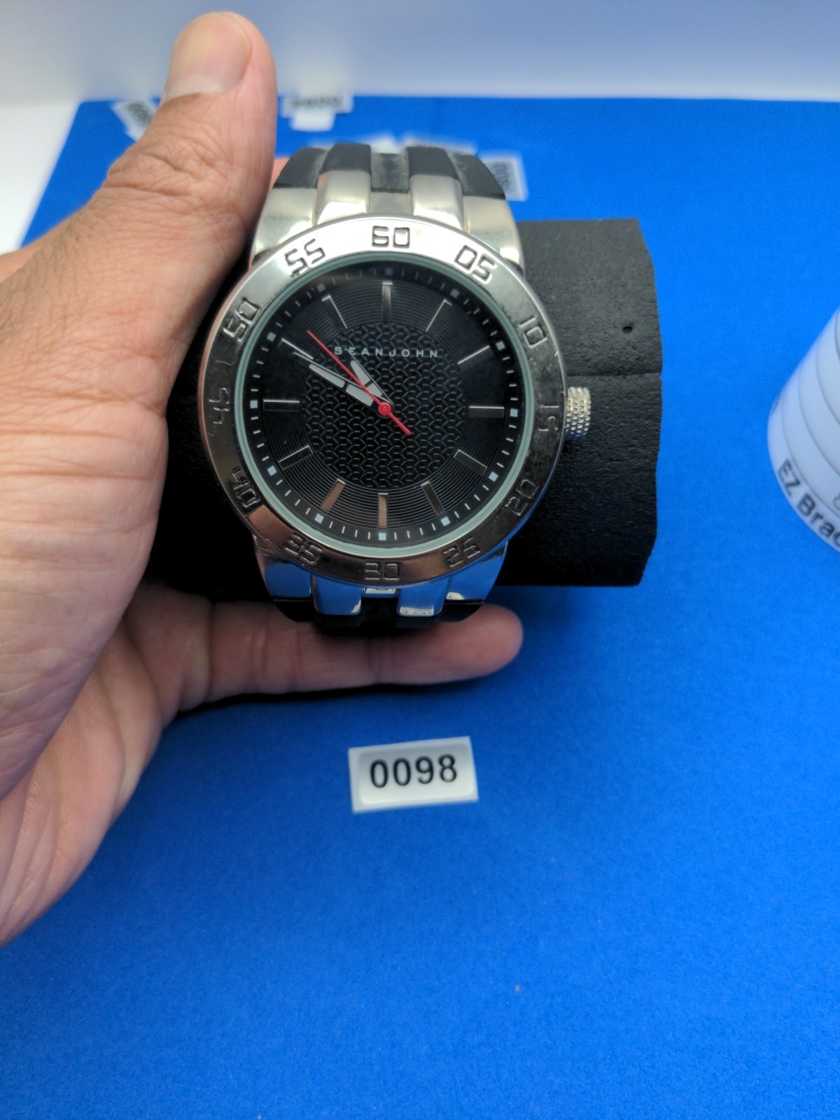 Sean John Mens Quartz Silver Tone Watch Silicone Black Band New Battery