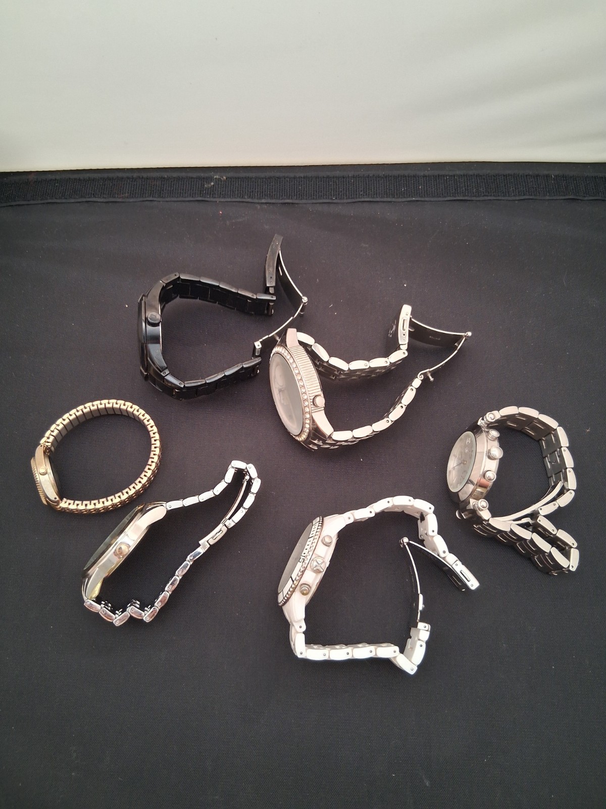 watch lots preowned. Not Working. A Variety Of Watches. All As Is!