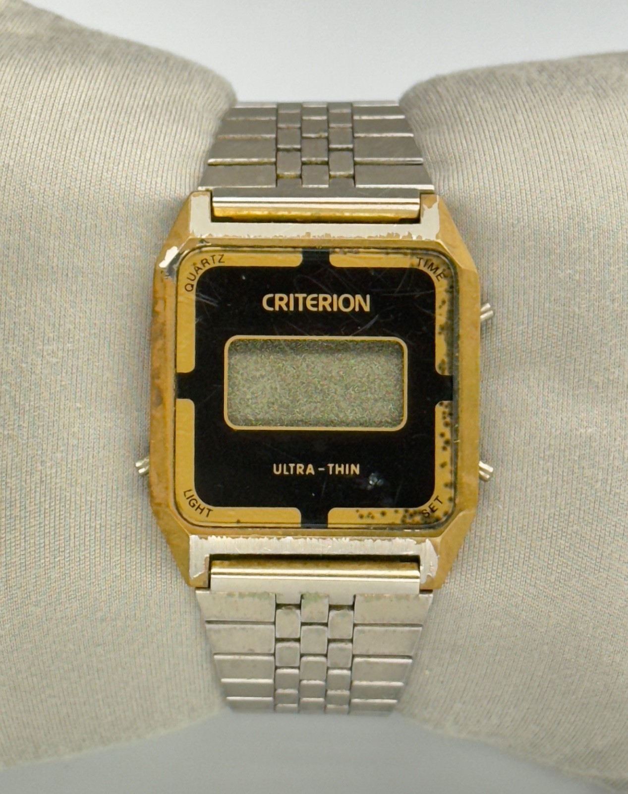 Vintage 80s Criterion Ultra-Thin Quartz Wristwatch Hong Kong Gold Silver Digital