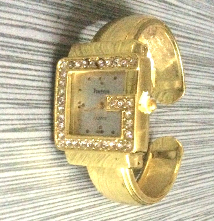 Finesse Women’s Crystal Gold «G» Designer Bangle Cuff Watch Silver Dial New!