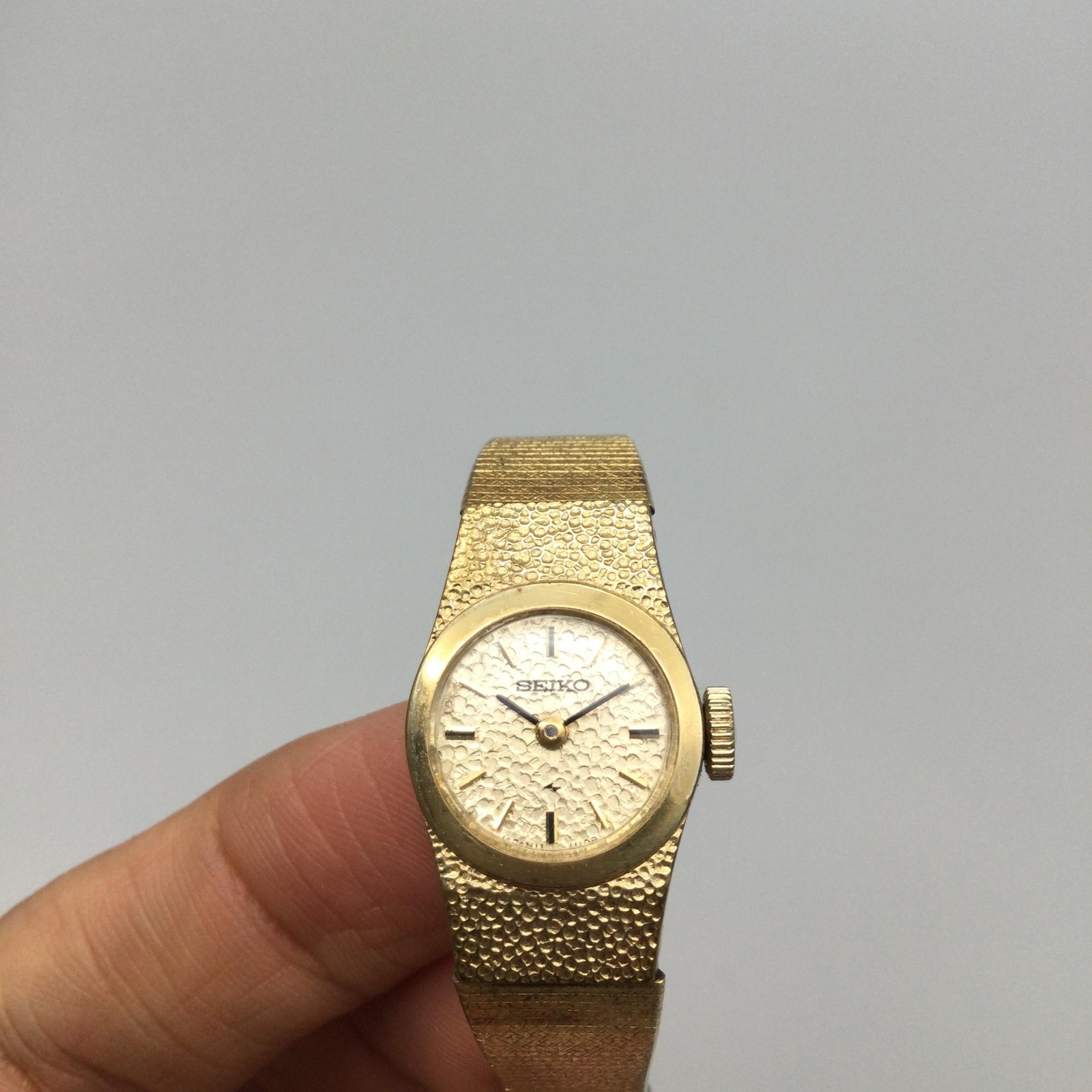 Vintage Seiko Womens Watch 16mm Champagne Dial Gold Tone Manual 11-0459 6.5″