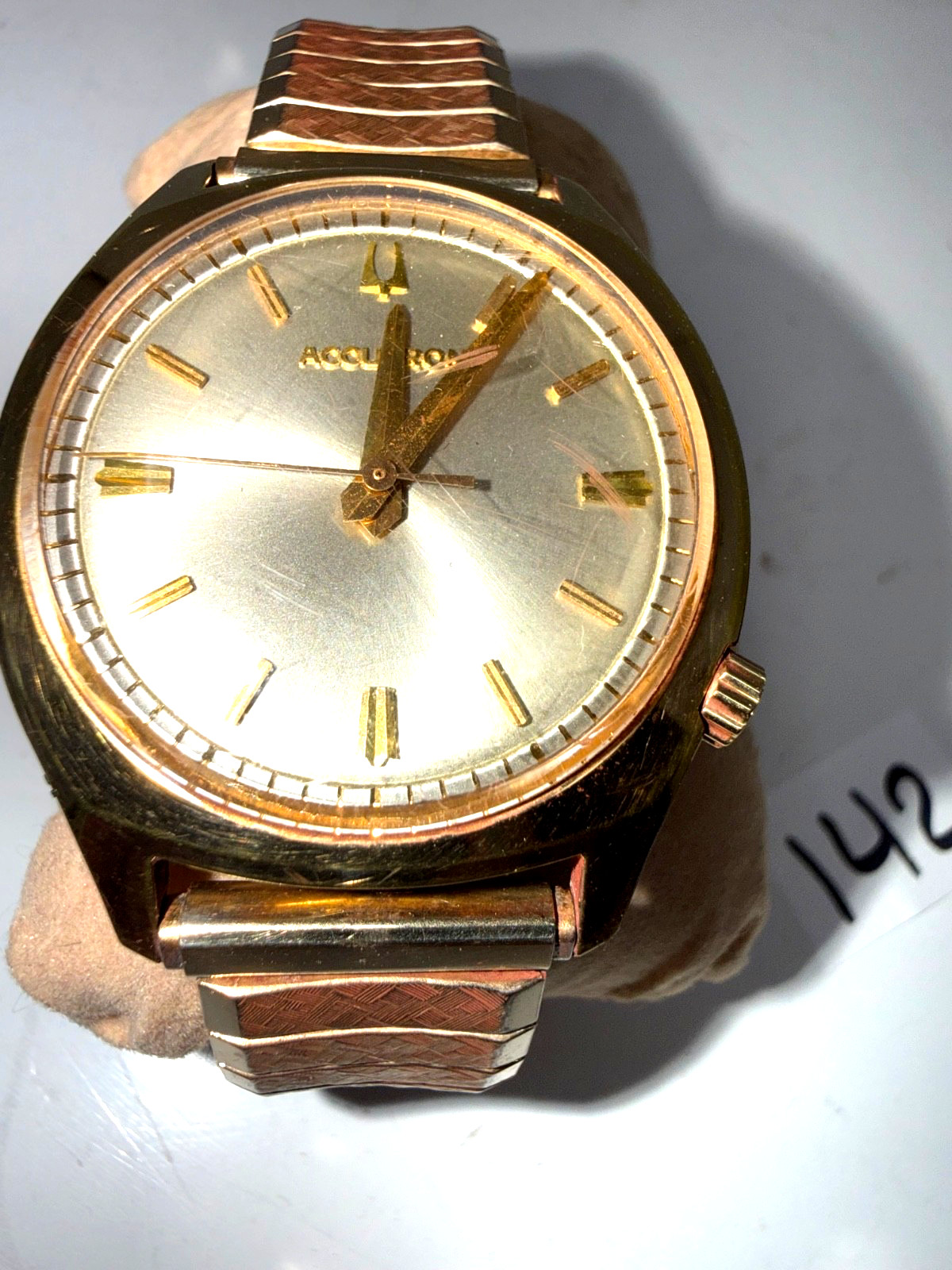 Bulova Accutron 214 M4, Gold Tone Case, SS Back, Vintage, Runs Good