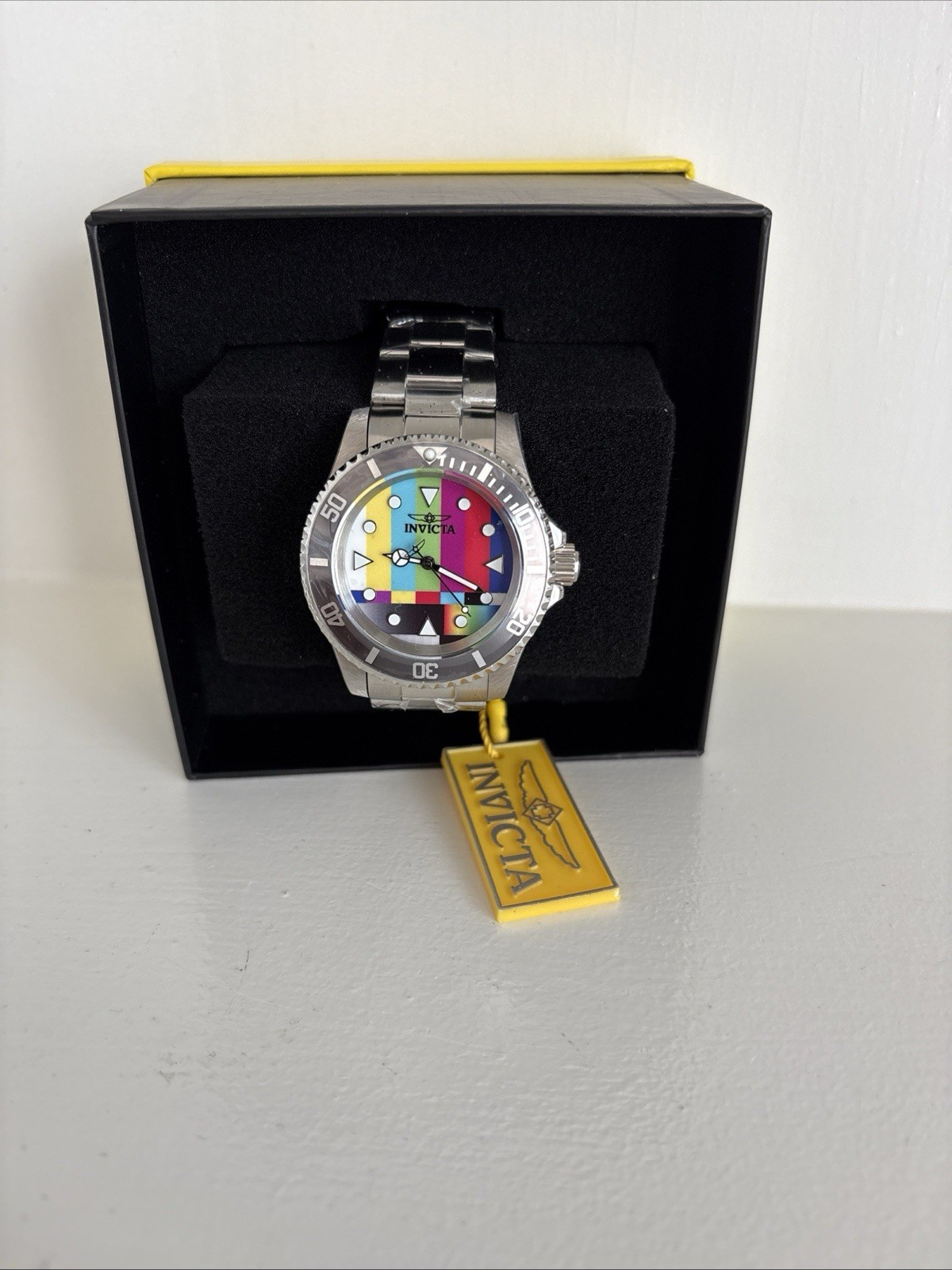 Invicta Pro Diver Men’s Quartz Watch Multicolor Dial 40mm 200m SS Bracelet Box