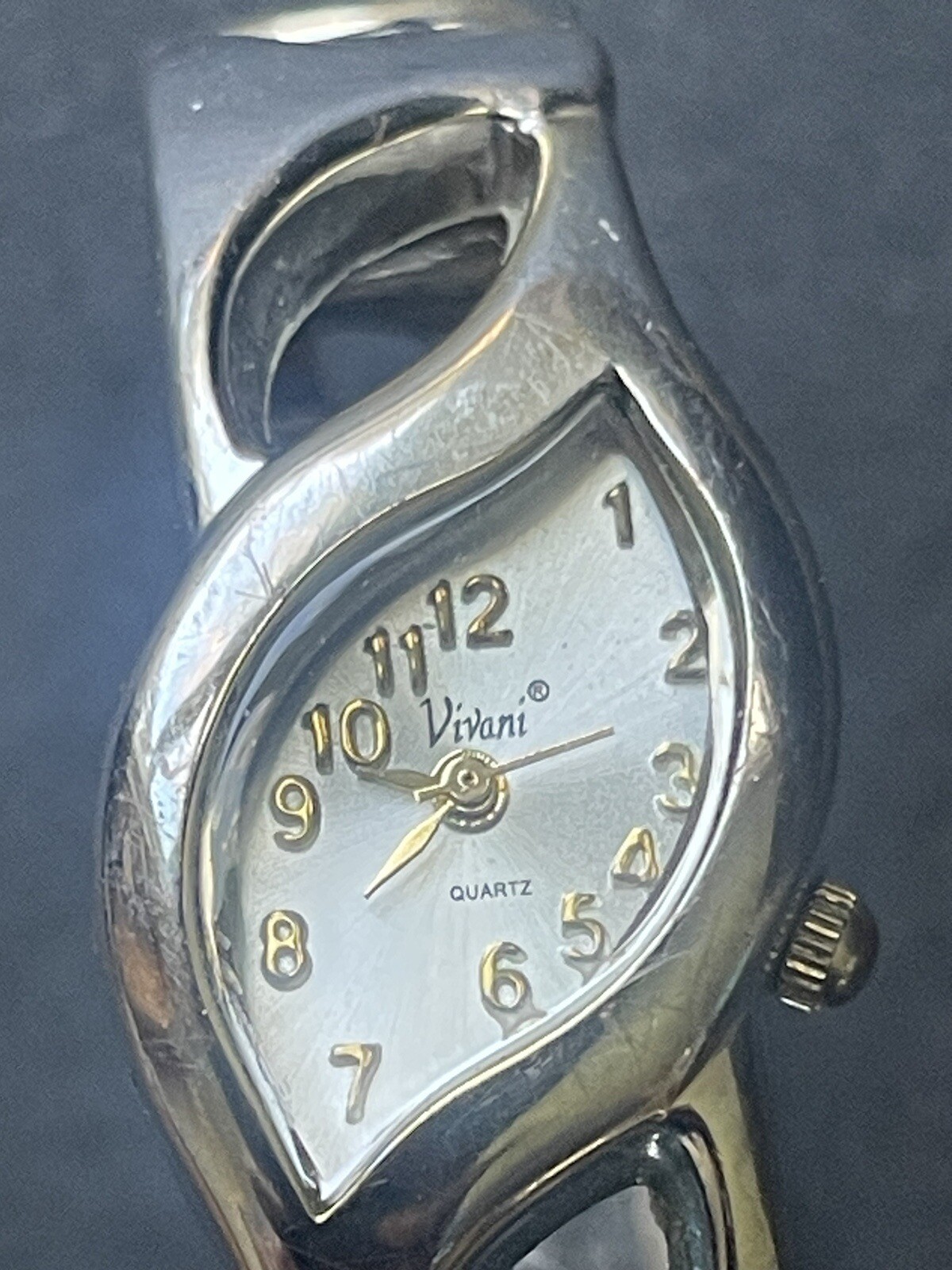 VIVANI K1125 Chain Bracelet Quartz Analog Women’s Watch Silvertone