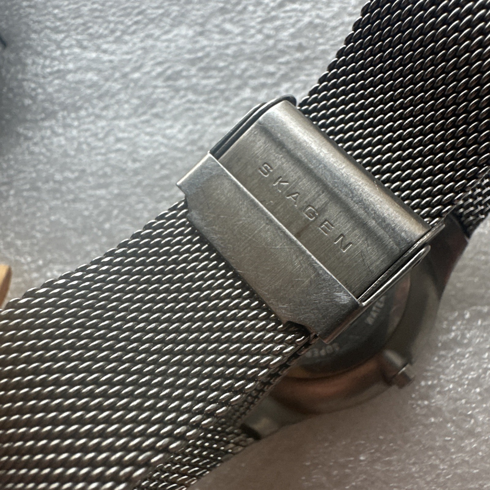 Skagen Denmark Titanium Date Slim Watch Shark Mesh Needs Battery