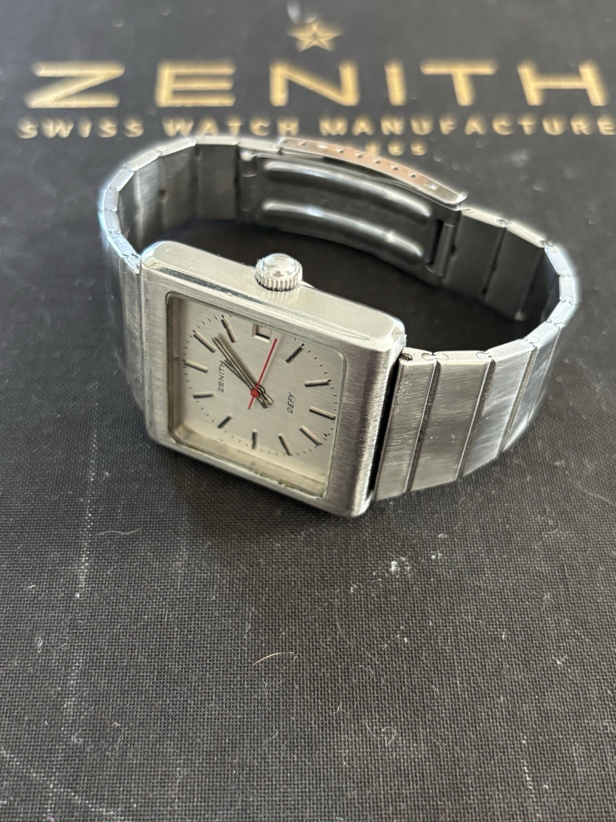 Vintage Automatic Zenith Defy / Surf TV Dial
