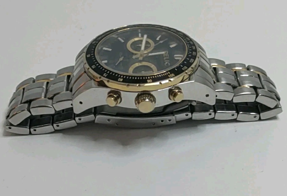 Relic Mens 50 Meters 165 Feet Water Resistant ZR66050