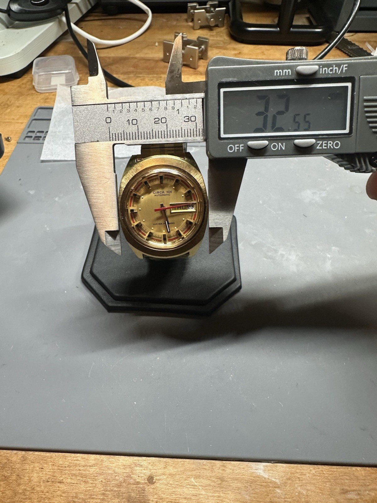 Vintage 32.5mm Gold Lucien Piccard Circa 101, Serviced