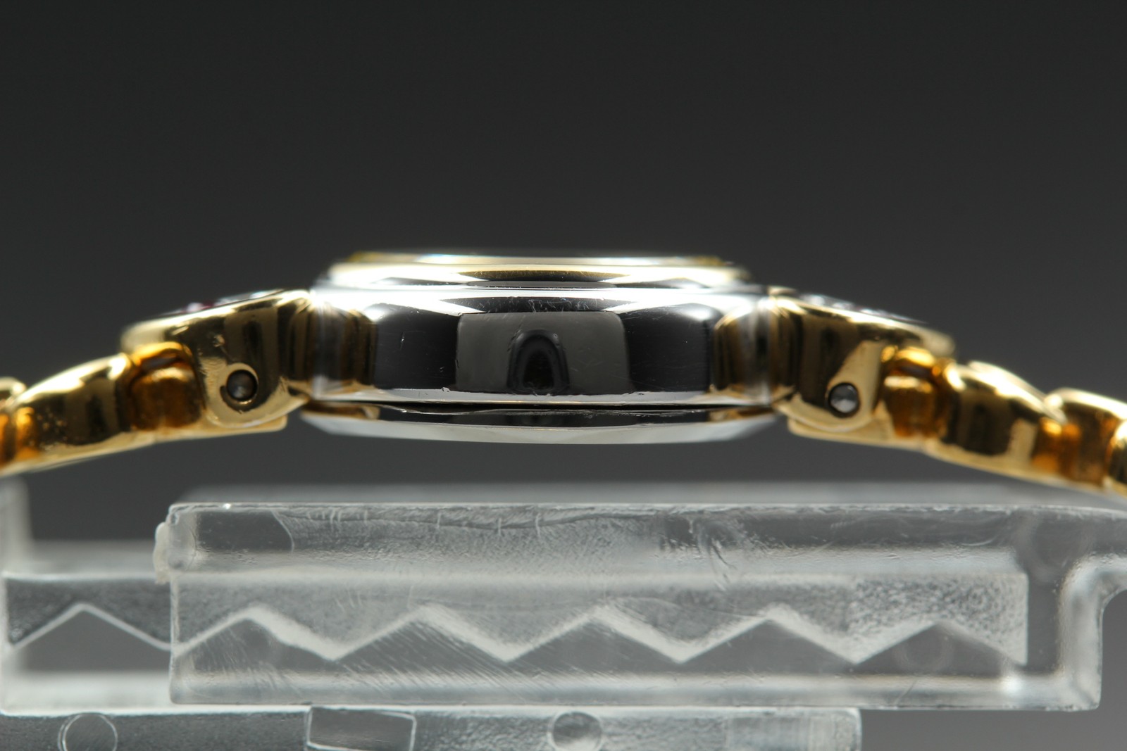 Vintage 1985 Seiko Bracelet 1E20-5220 GPDP Two-Tone Quartz Womens Watch JAPAN