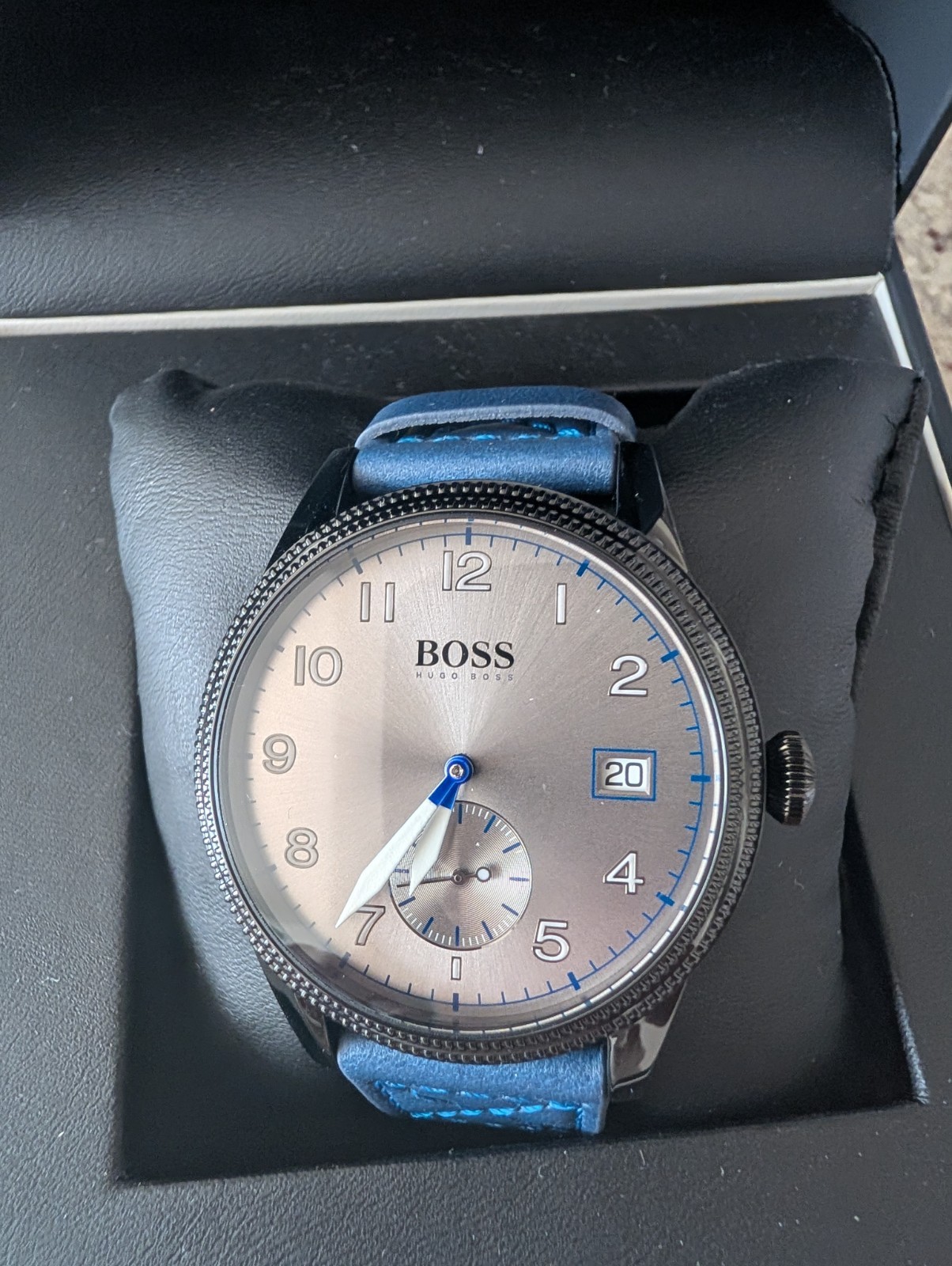 Hugo Boss Men’s Watch HB1513684 Quartz Gray Dial Black Case Blue Leather Band