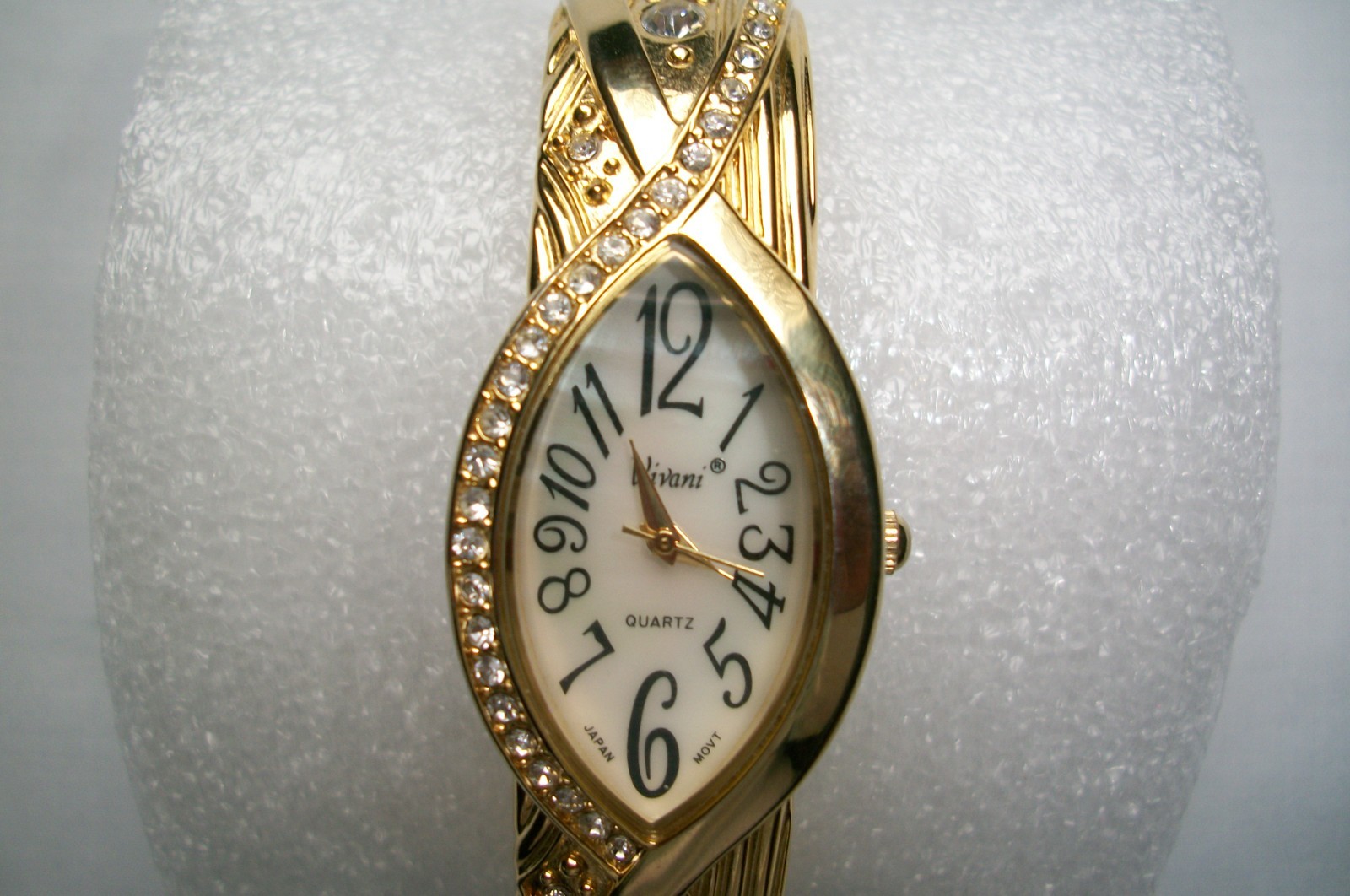 Vivani Gold Tone Ornate Bracelet Quartz Watch (Oval Shaped) Japan MOVT