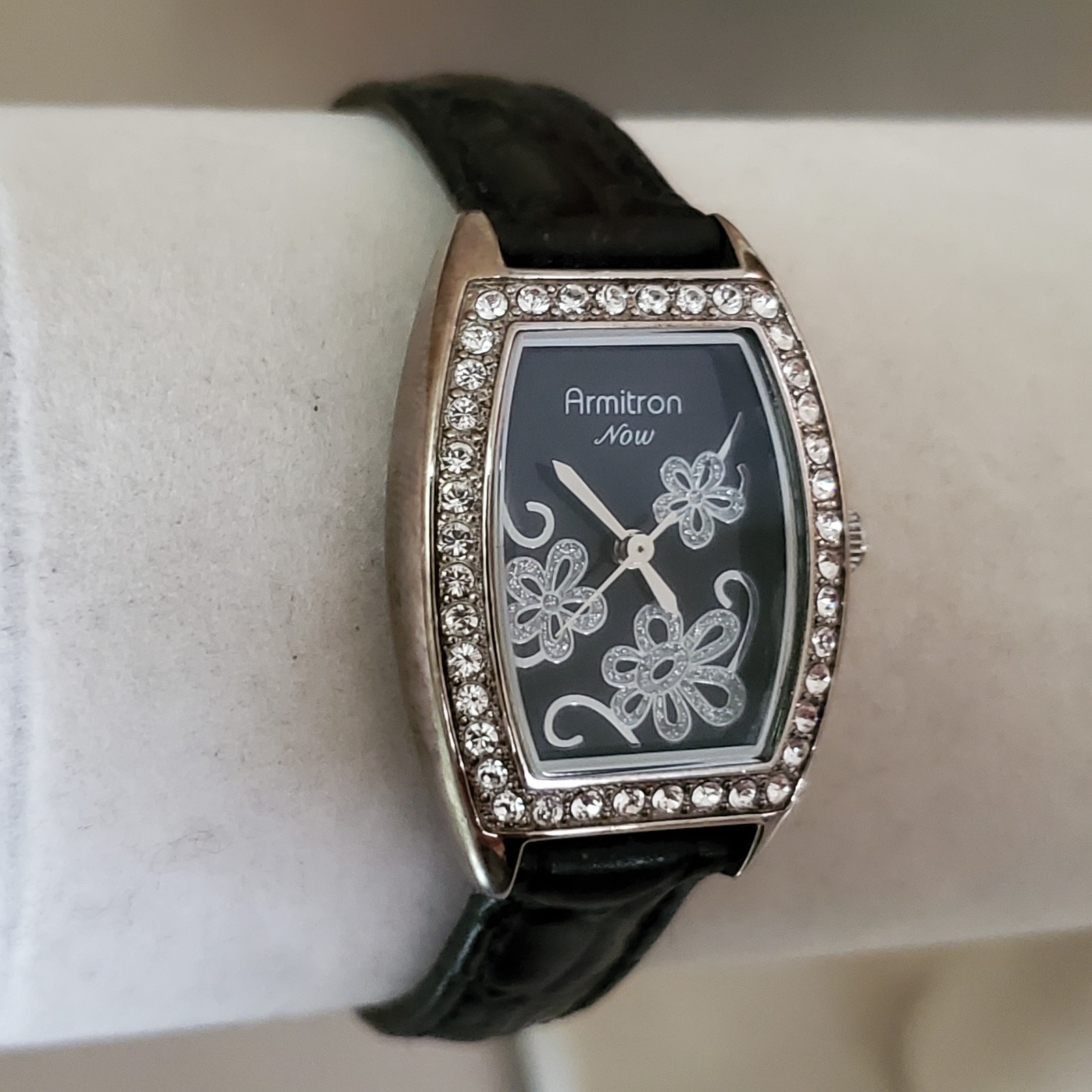 ARMITRON Women’s Watch Analog Quartz Black Dial Floral Pattern Gemmed 23 mm