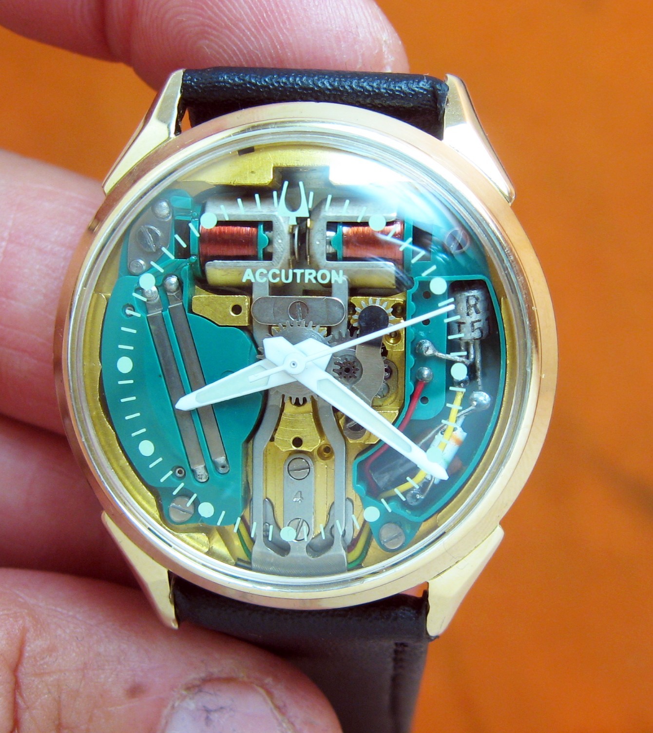 SERVICED 214 ACCUTRON SPACEVIEW 10KT. GOLD FILLED TUNING FORK MEN’S WATCH M8