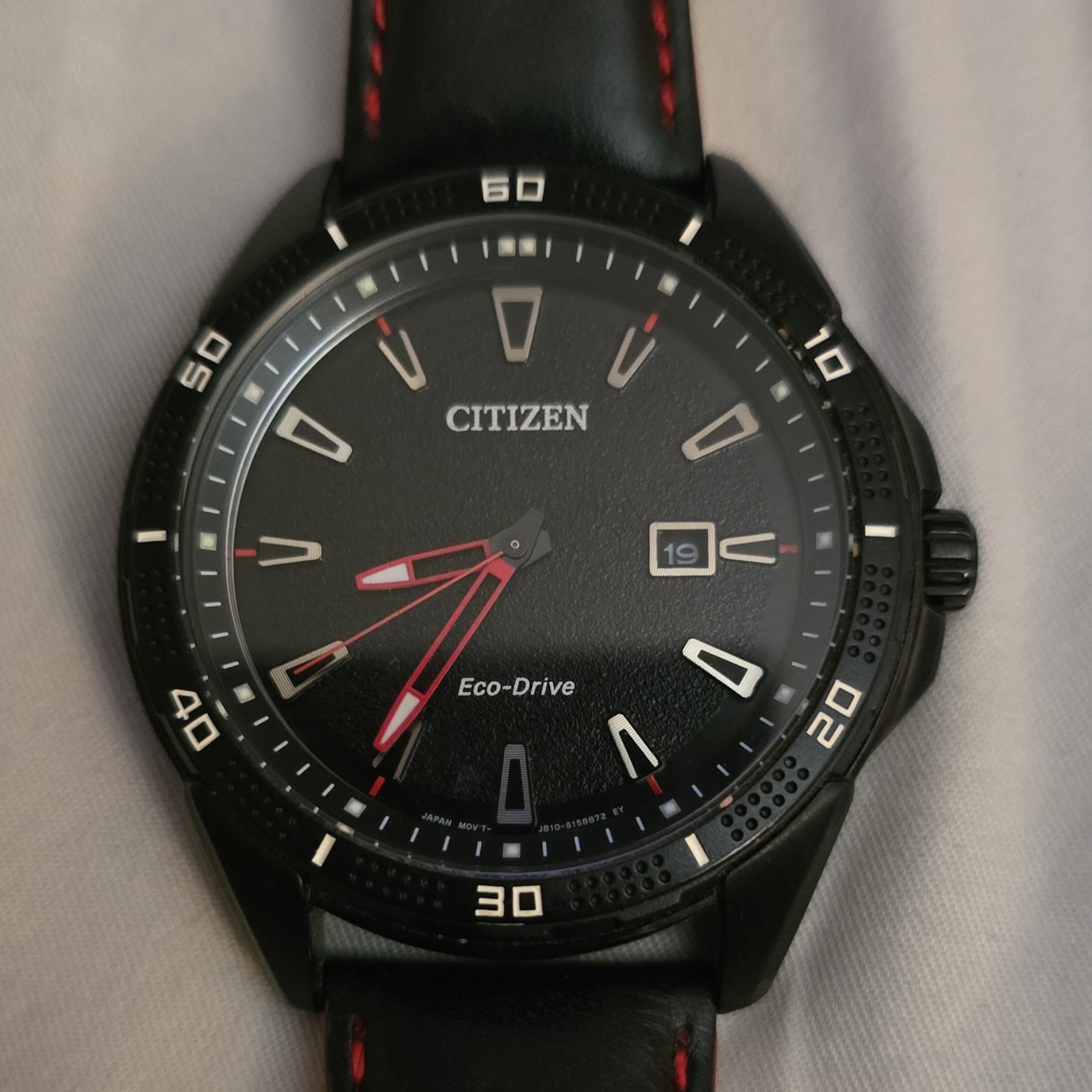 Citizen Eco-Drive J810-S115971 Black Leather Men’s Watch Euc Red & Black