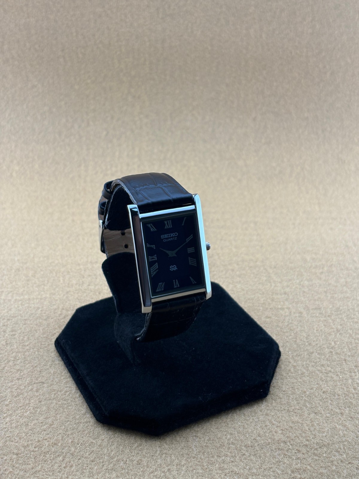RARE BLUE SILVER Vintage Seiko Slim Quartz Men’s Wristwat-black strap