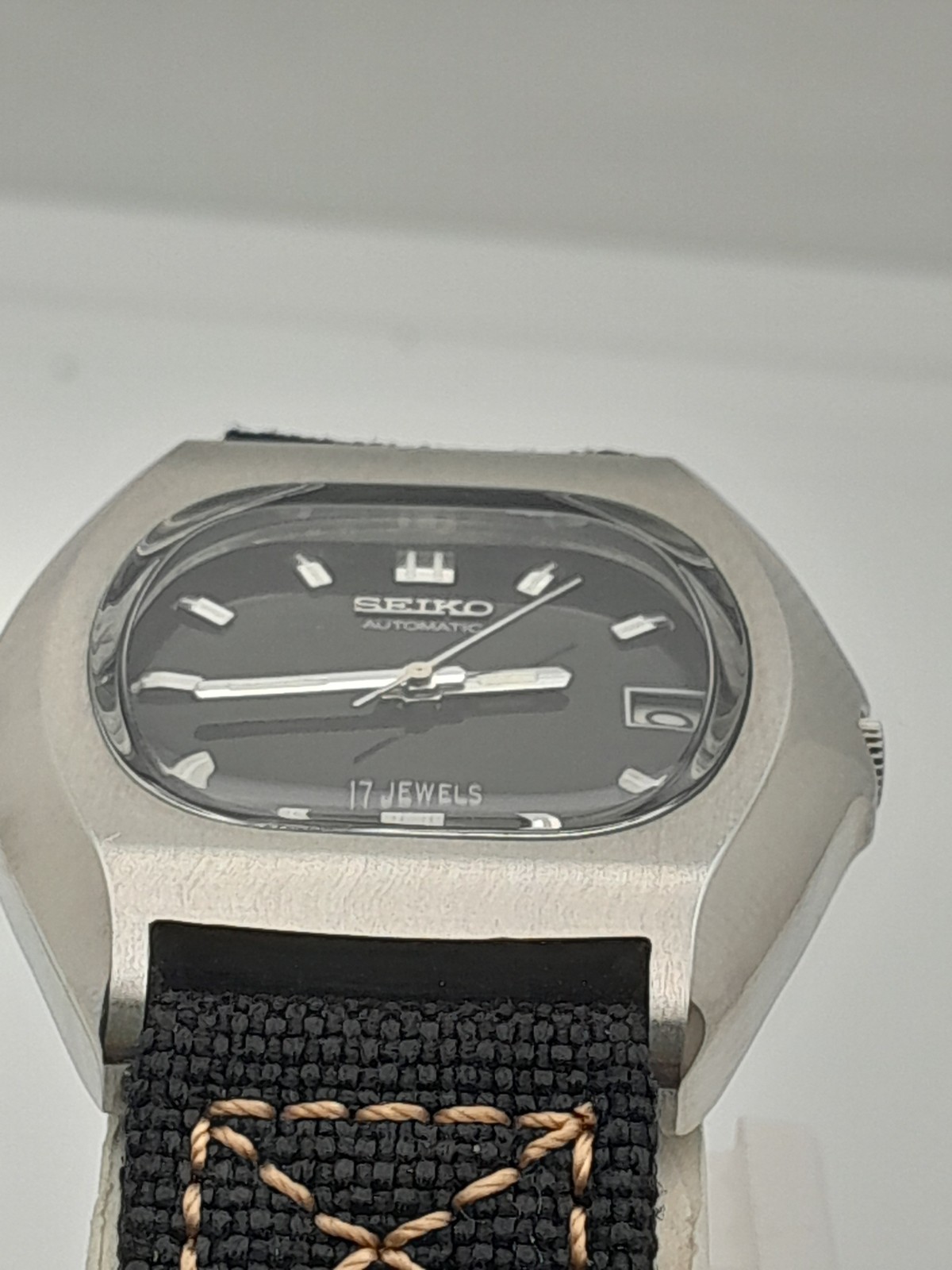 Vintage Seiko 7025-6010 Automatic 17 Jewels Black Dial Cushion Case Men’s Watch