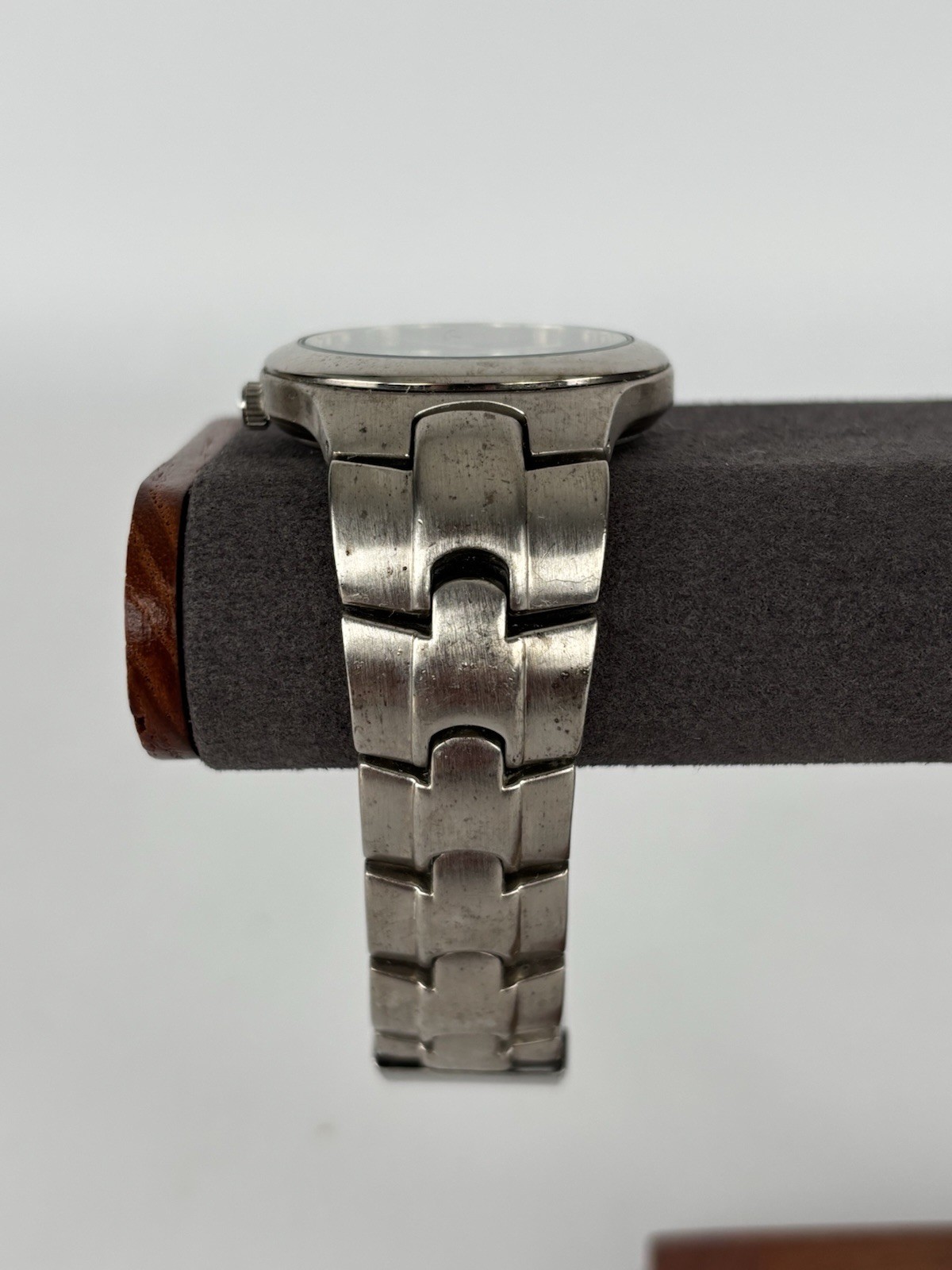 Mossimo 38mm Silver Tone Black Dial Quartz Date Watch w/Bracelet & New Battery